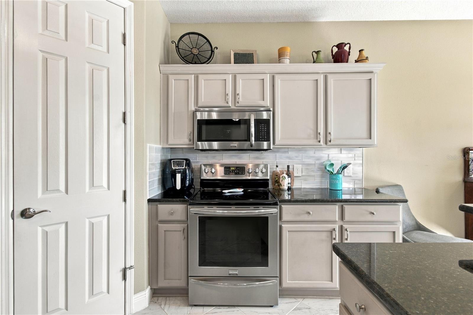 STAINLESS STEEL APPLIANCES