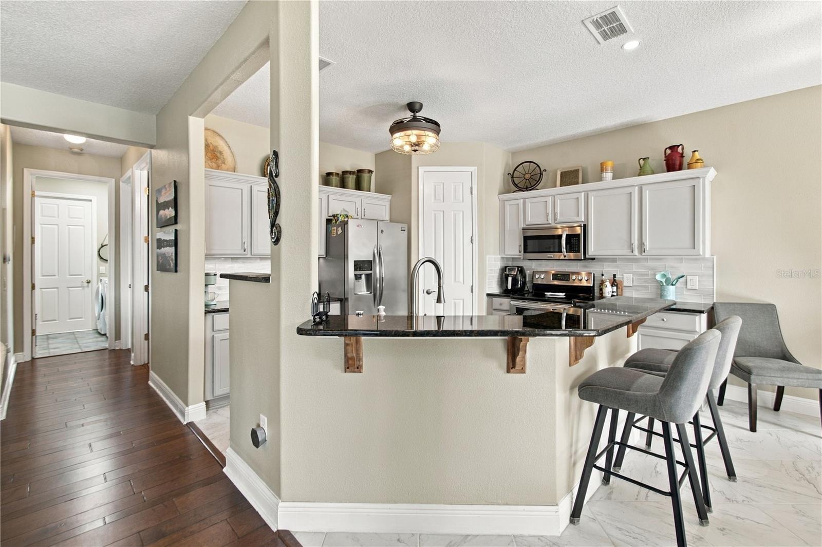 BREAKFAST BAR