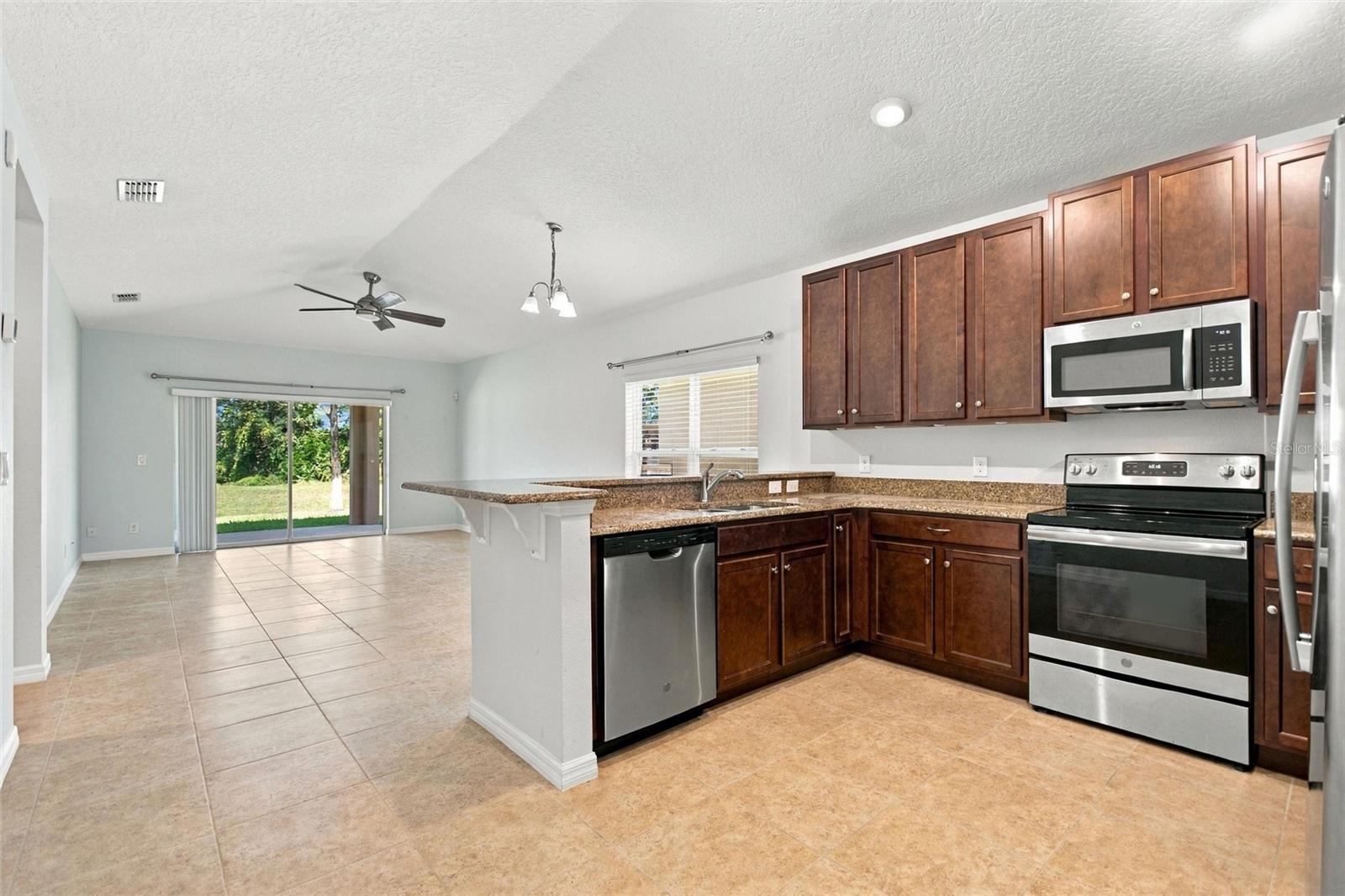 625 OGELTHORPE DR, Davenport, FL 33897