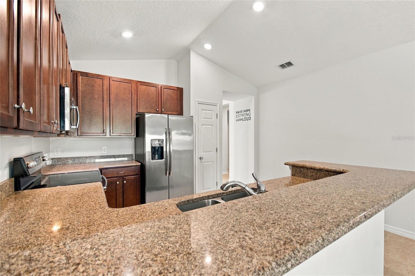 625 OGELTHORPE DR, Davenport, FL 33897