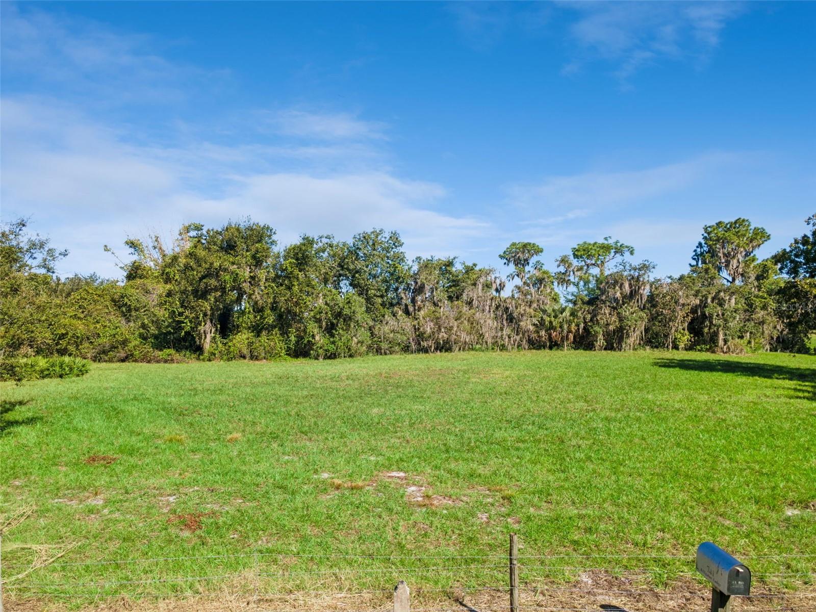 742 N LAKE REEDY BOULEVARD, Frostproof, FL 33843