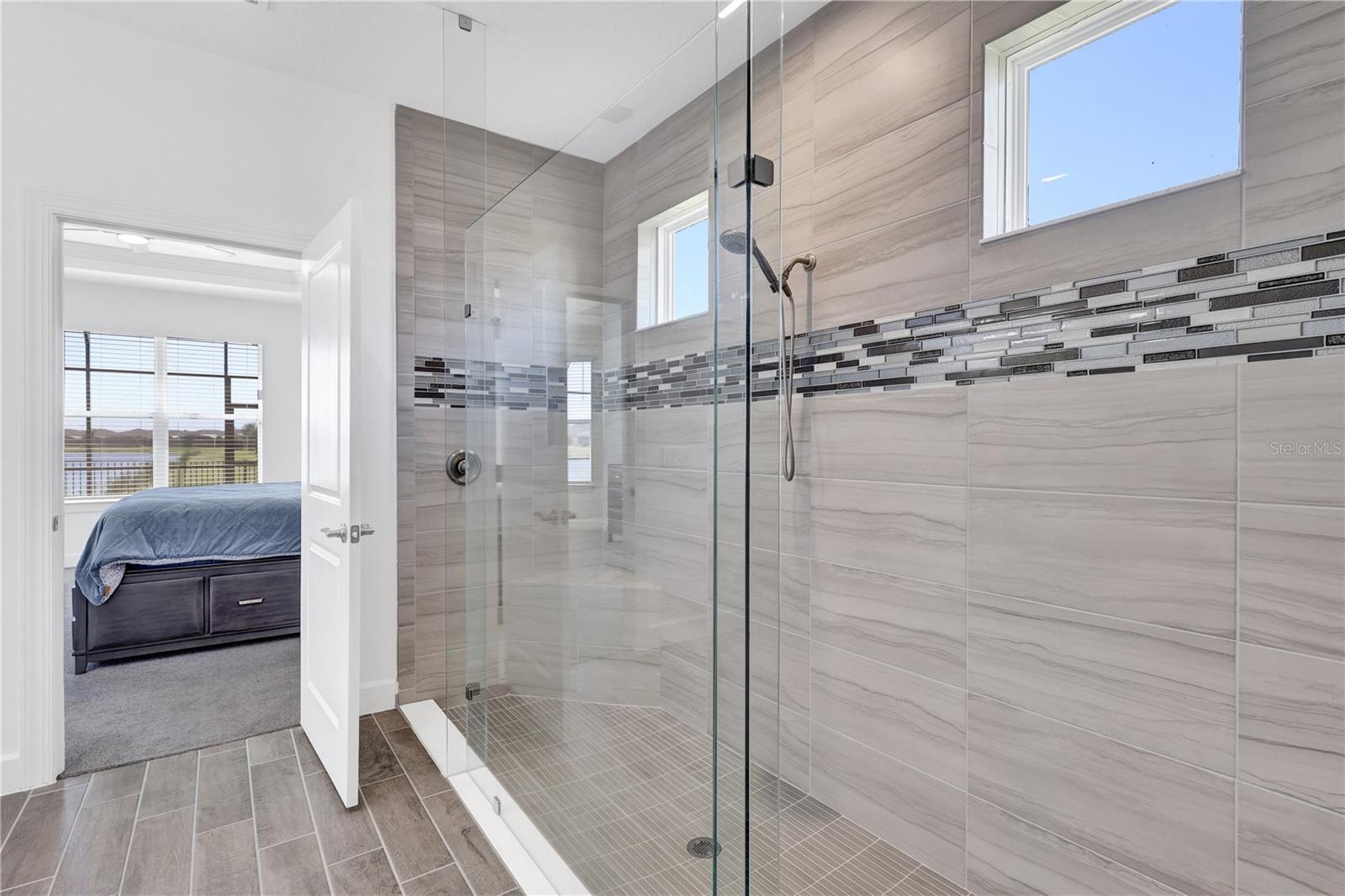 WALK-IN SHOWER