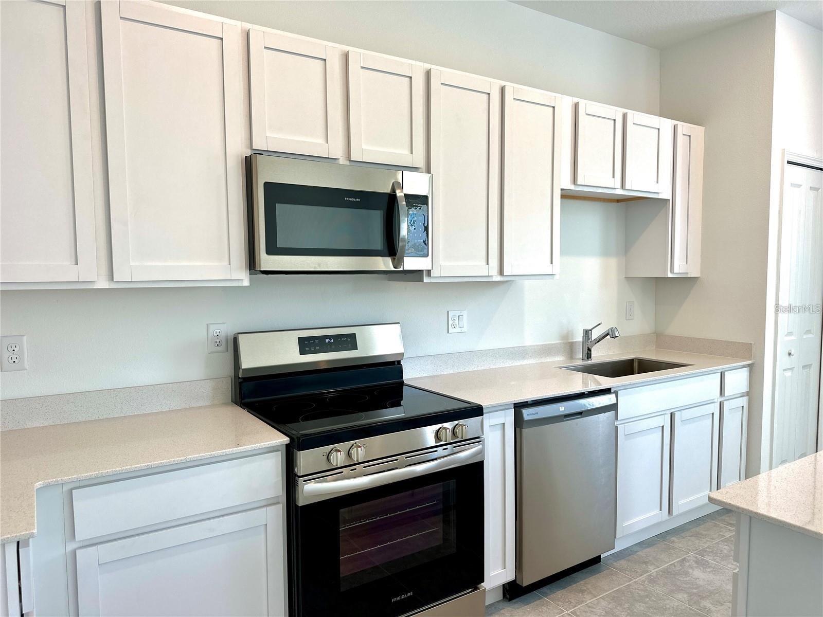 2432 SKYLINE LOOP, Poinciana, FL 34758