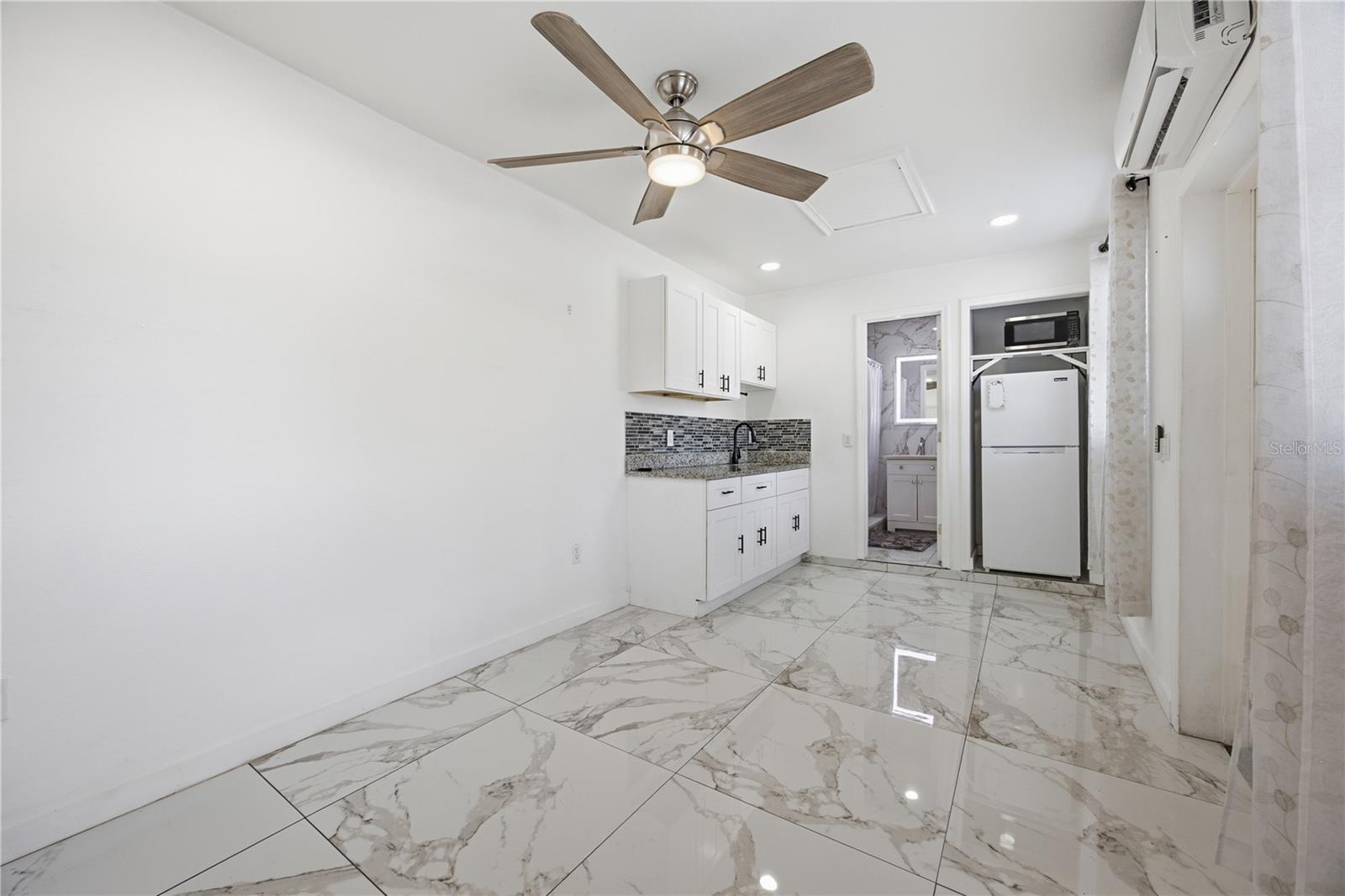 712 VIRGINIA LANE, Apopka, FL 32703