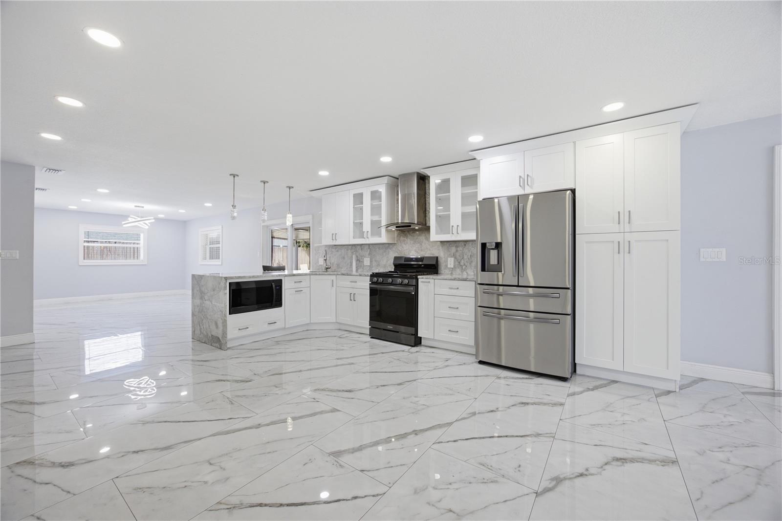 712 VIRGINIA LANE, Apopka, FL 32703