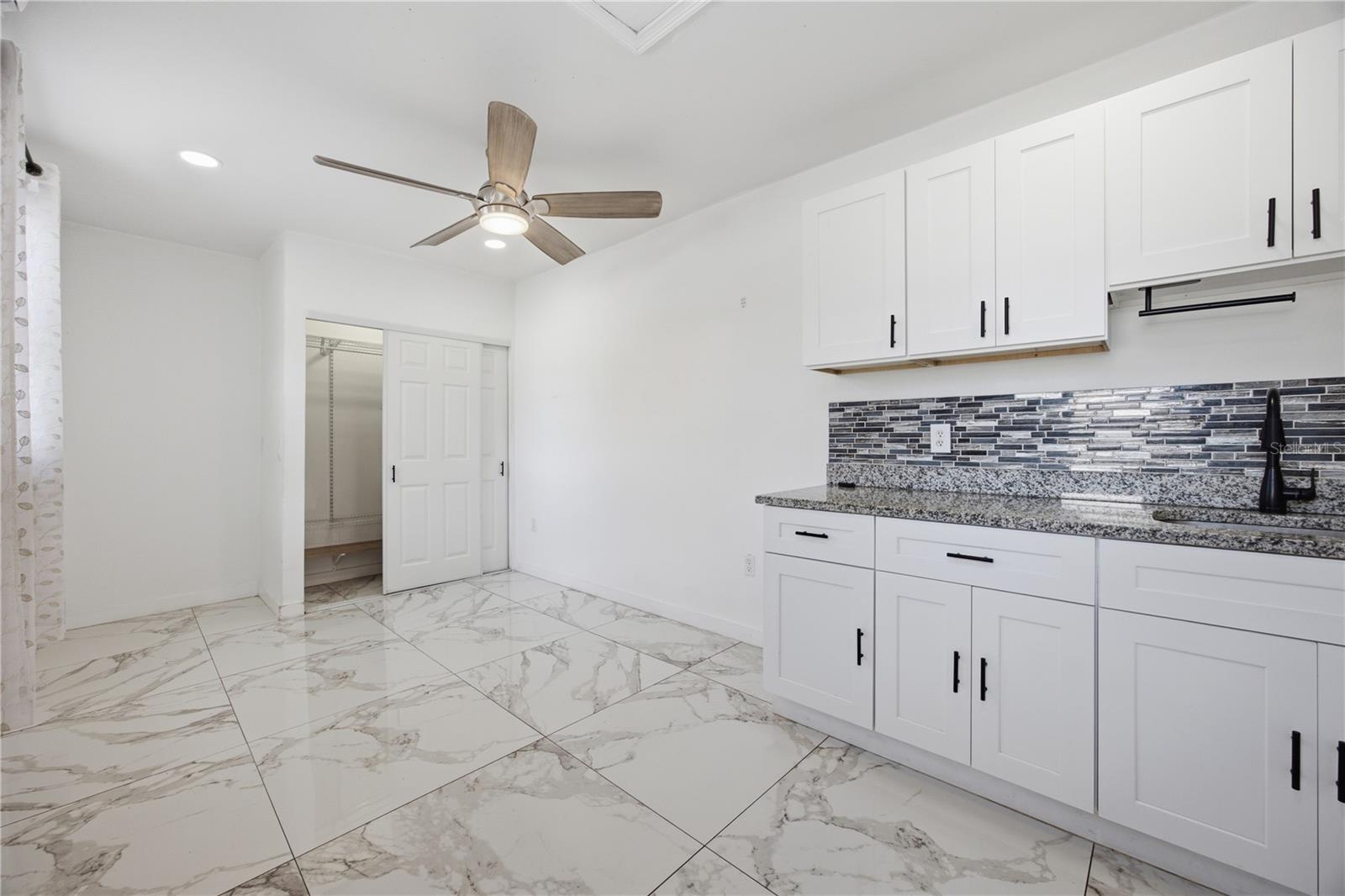 712 VIRGINIA LANE, Apopka, FL 32703