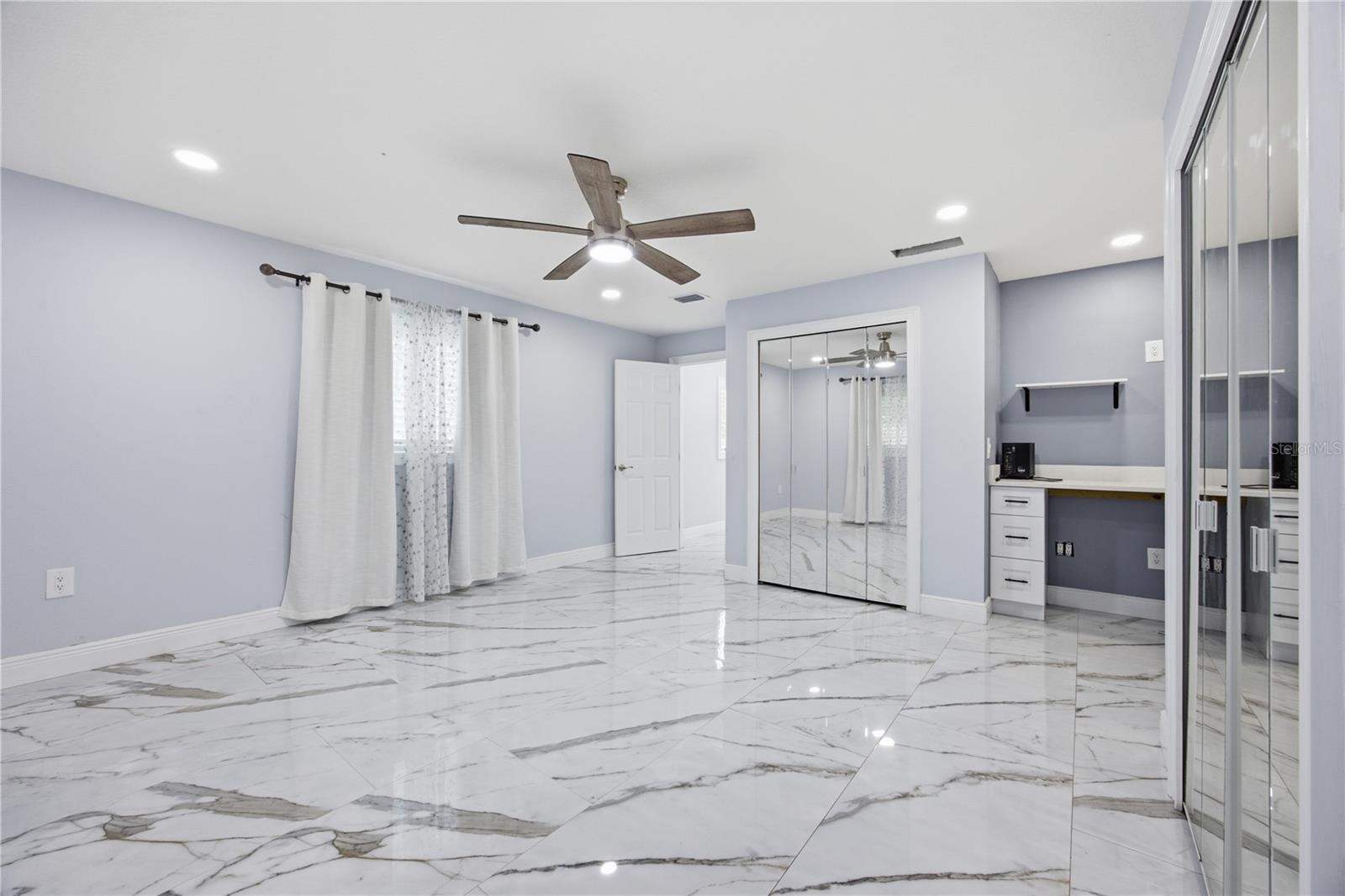 712 VIRGINIA LANE, Apopka, FL 32703