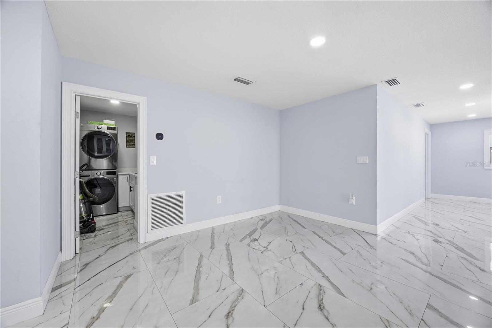 712 VIRGINIA LANE, Apopka, FL 32703