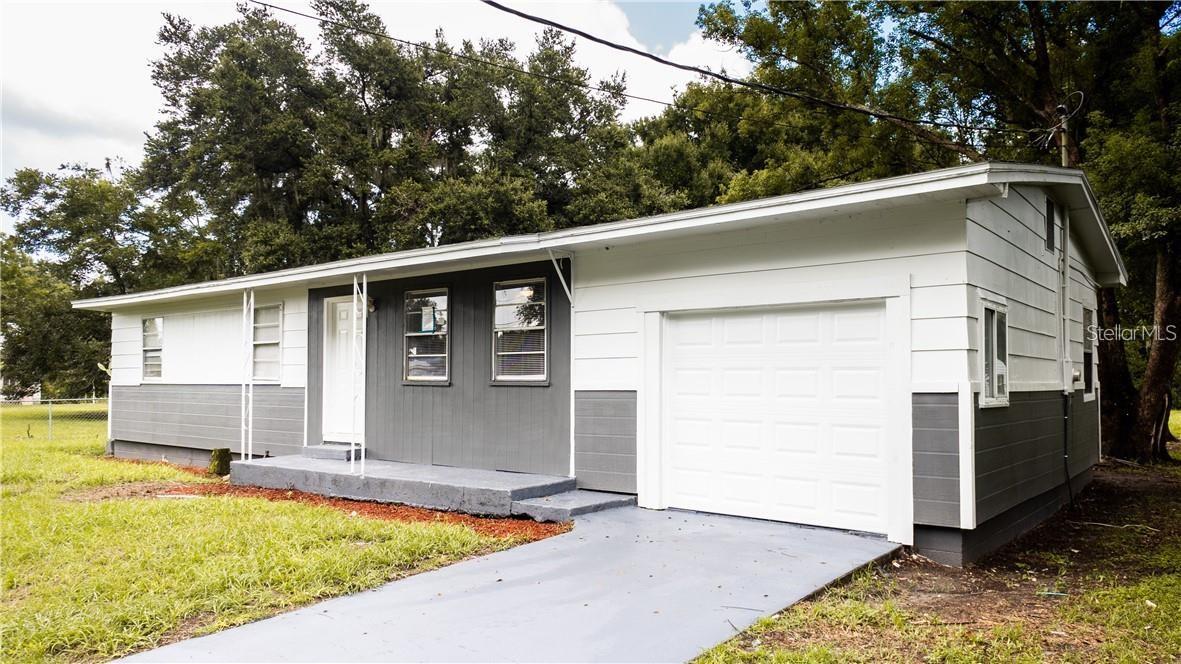 215 S FRENCH AVENUE, Fort Meade, FL 33841