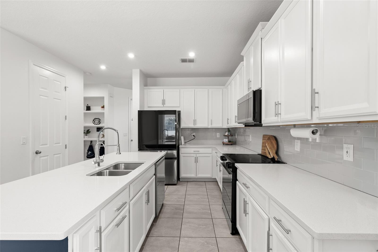 2530 AVIAN LOOP, Kissimmee, FL 34741