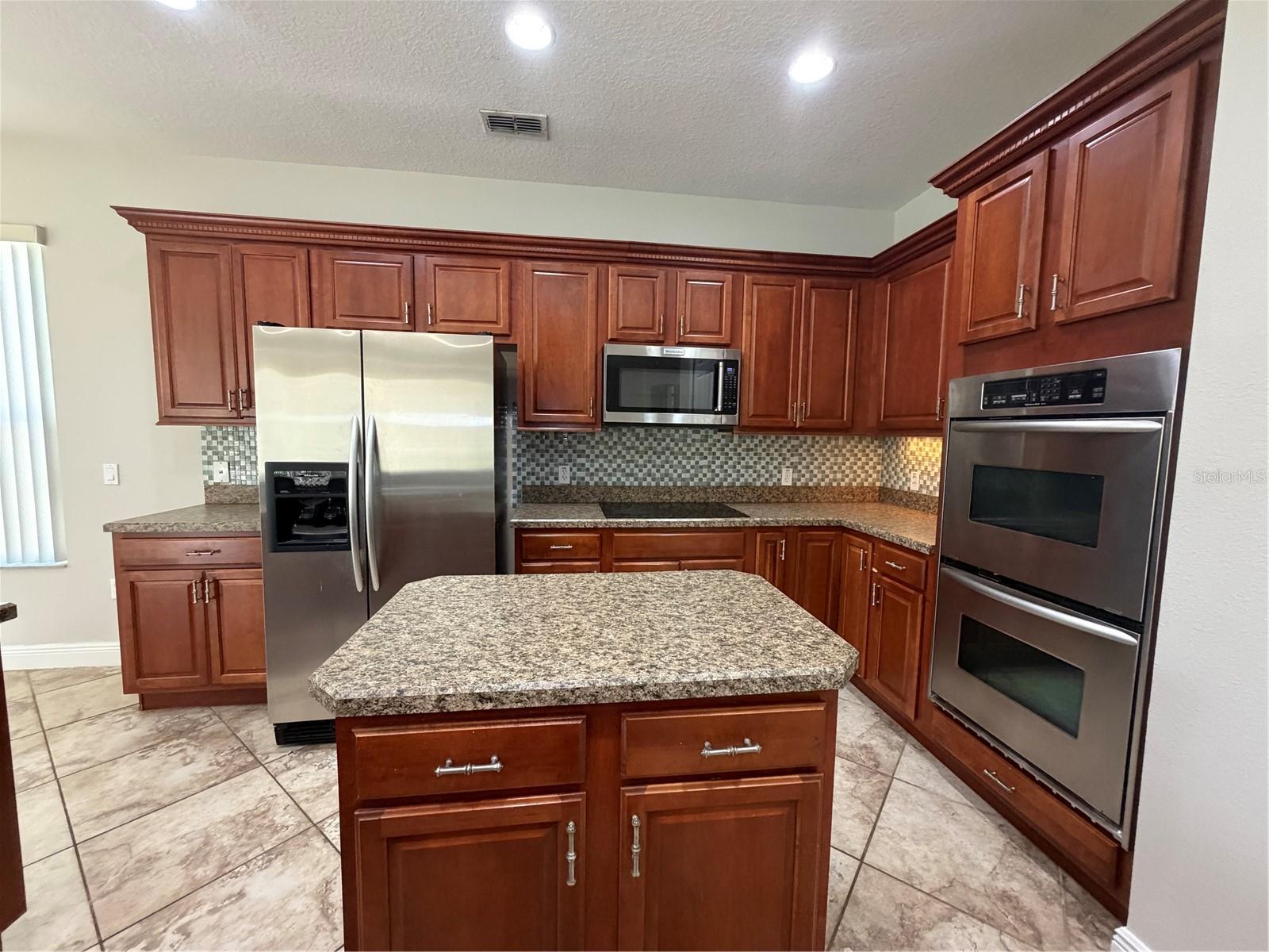 3811 EAGLE ISLES CIRCLE, Kissimmee, FL 34746