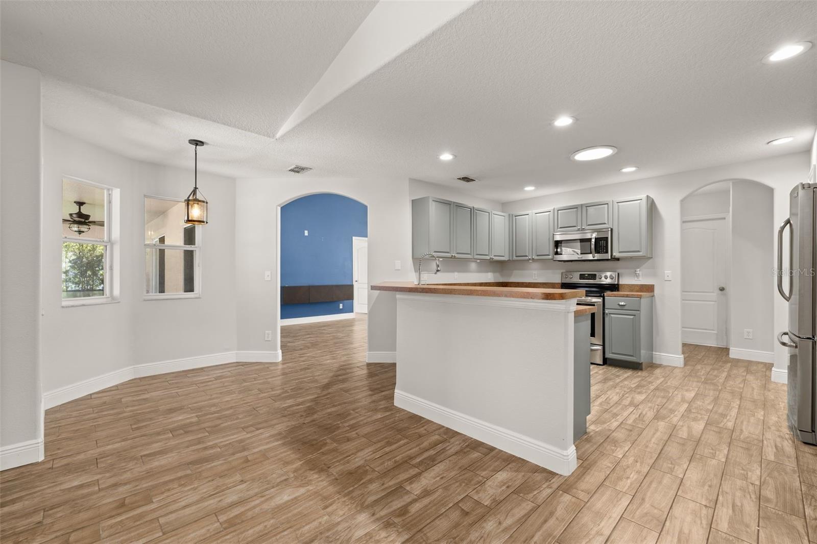 543 DOLCETTO DRIVE, Davenport, FL 33897