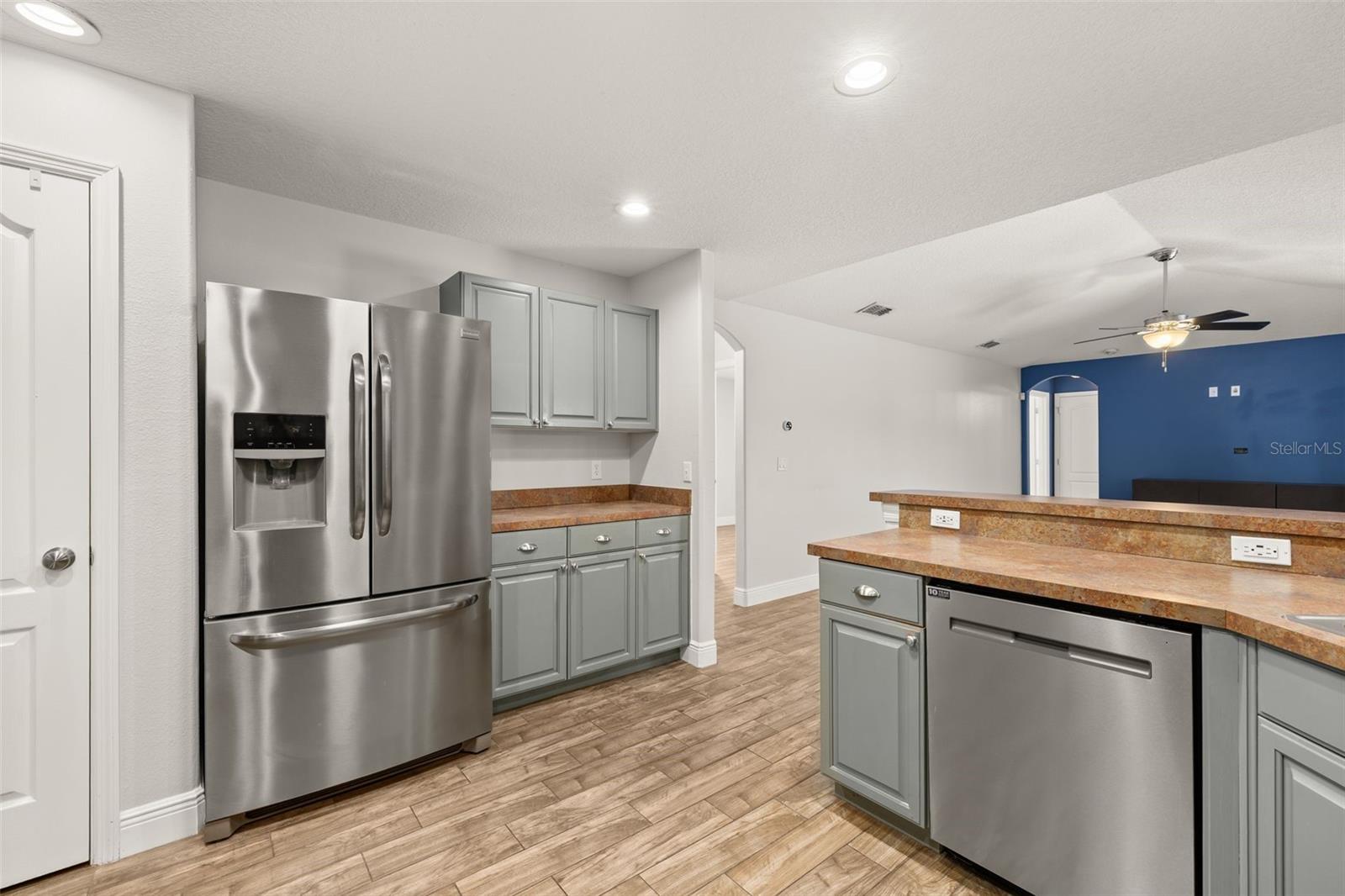 543 DOLCETTO DRIVE, Davenport, FL 33897