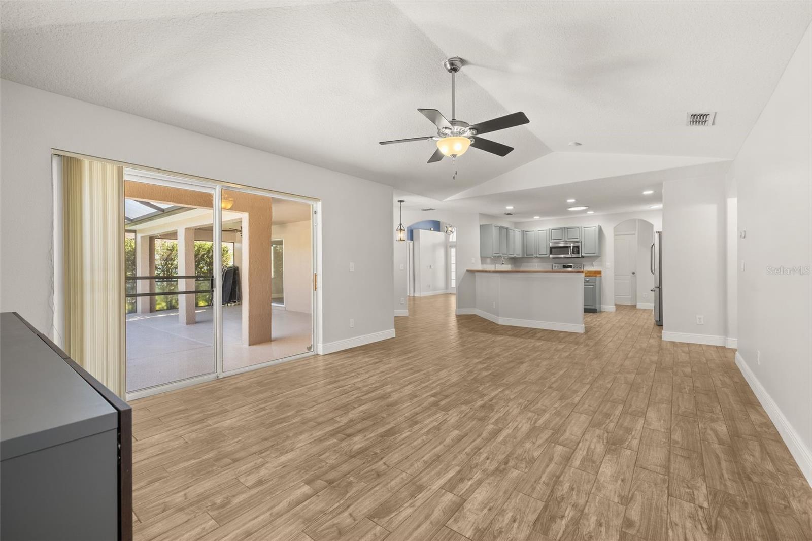 543 DOLCETTO DRIVE, Davenport, FL 33897