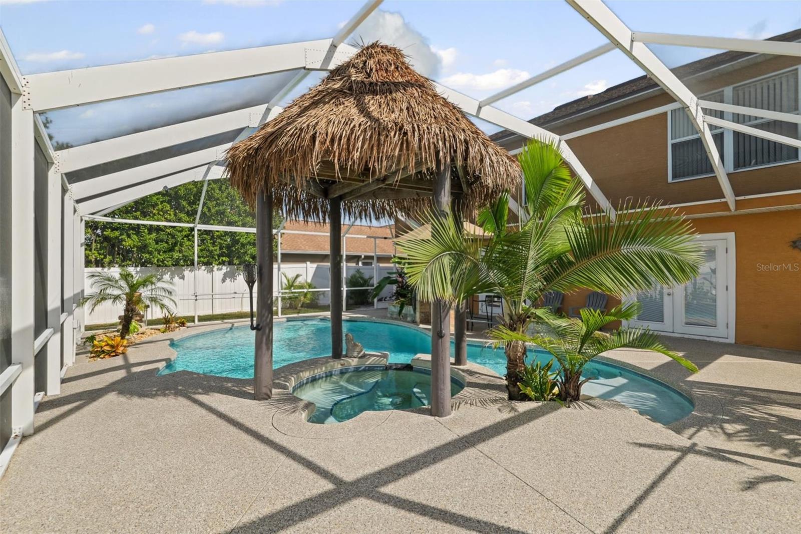 Spa - Tiki Style Gazebo & Mature Palms