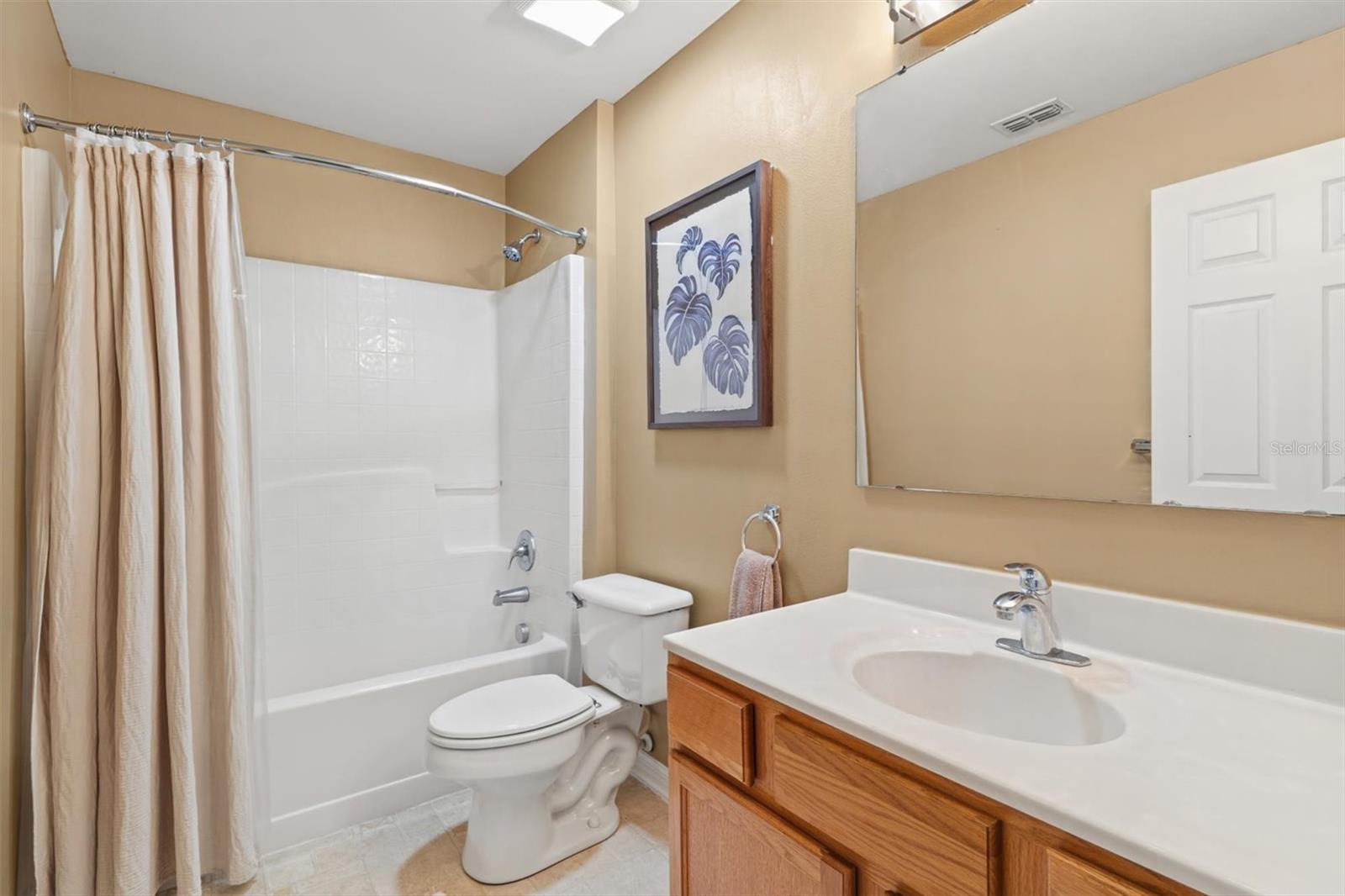 Guest Bathroom - Tub with Shower