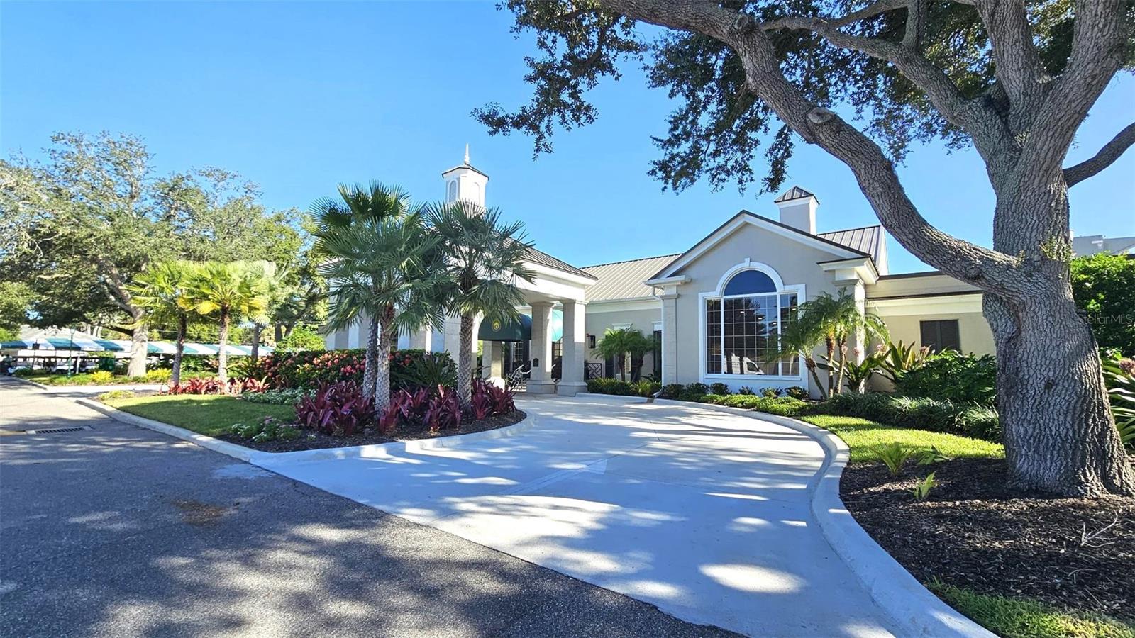 Clubhouse-dining