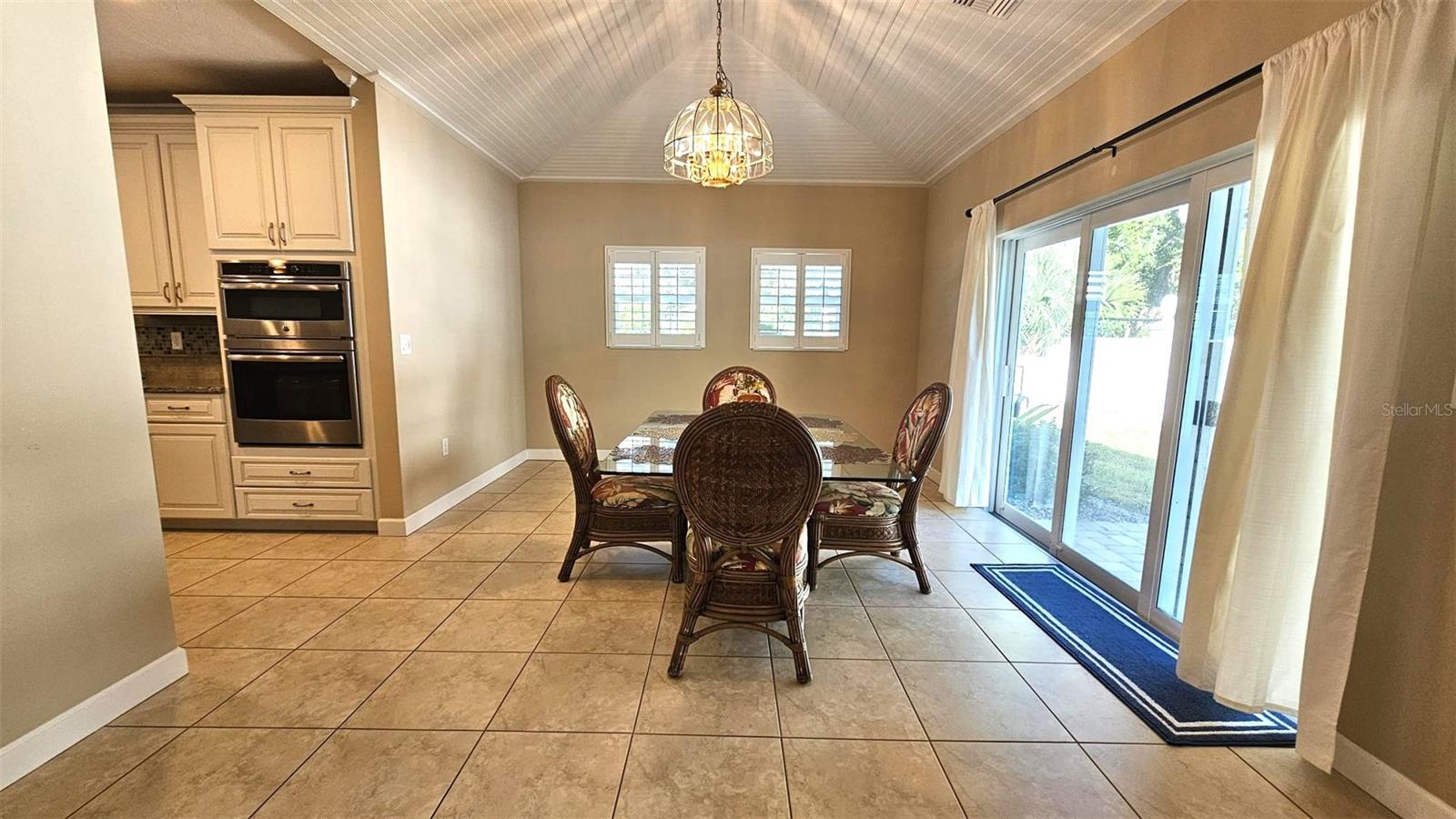 Formal dining room