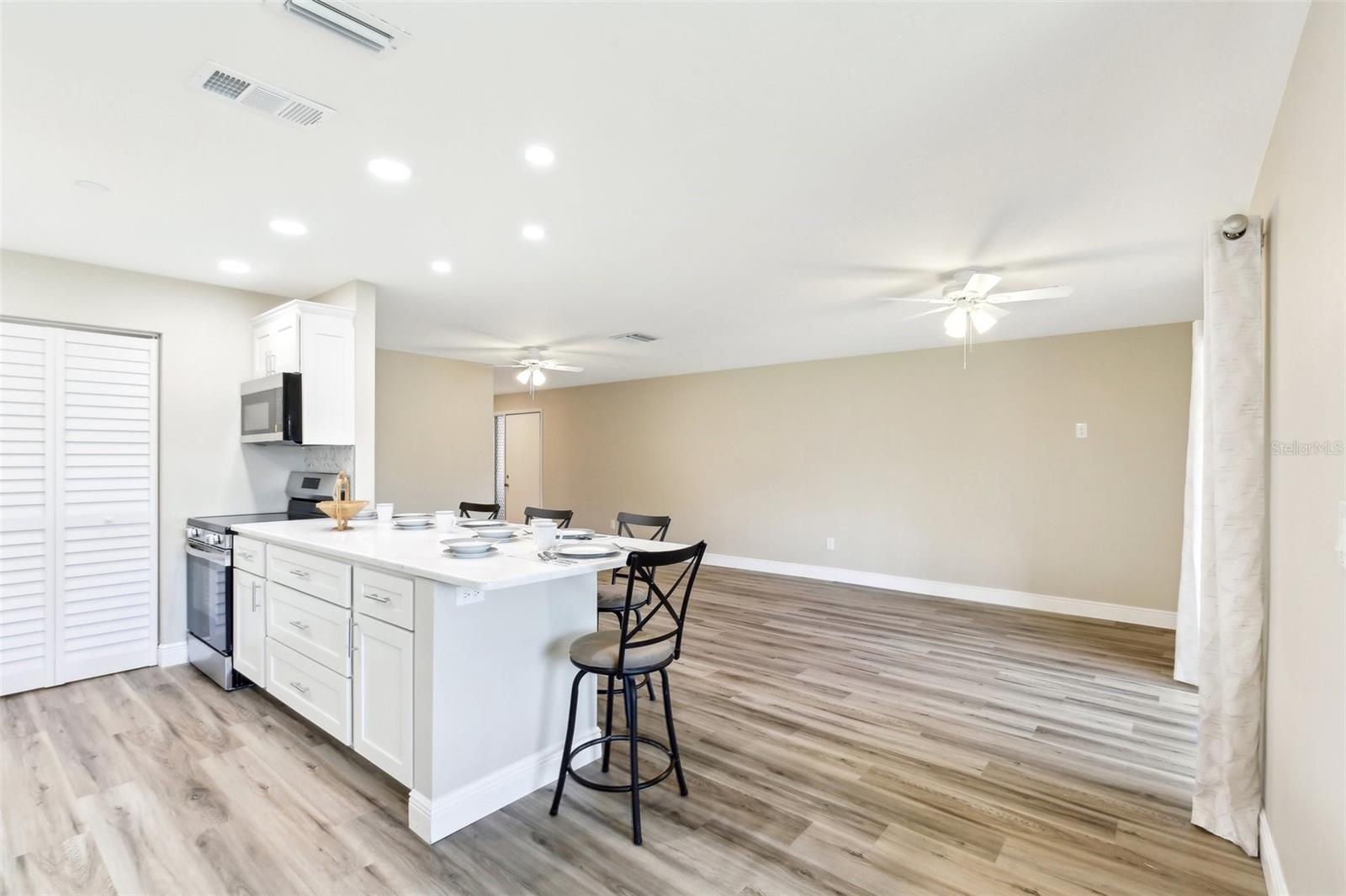 1203 16TH CIRCLE SE, Largo, FL 33771 1203 16TH CIRCLE SE, Largo, FL 33771