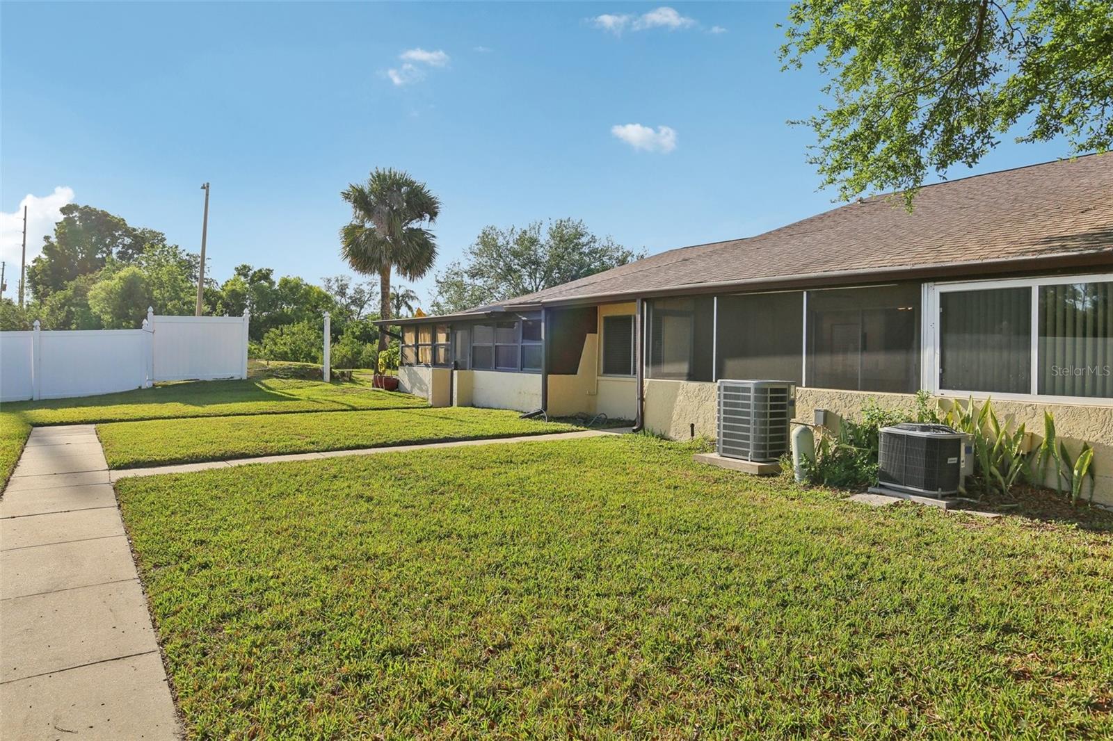 1203 16TH CIRCLE SE, Largo, FL 33771