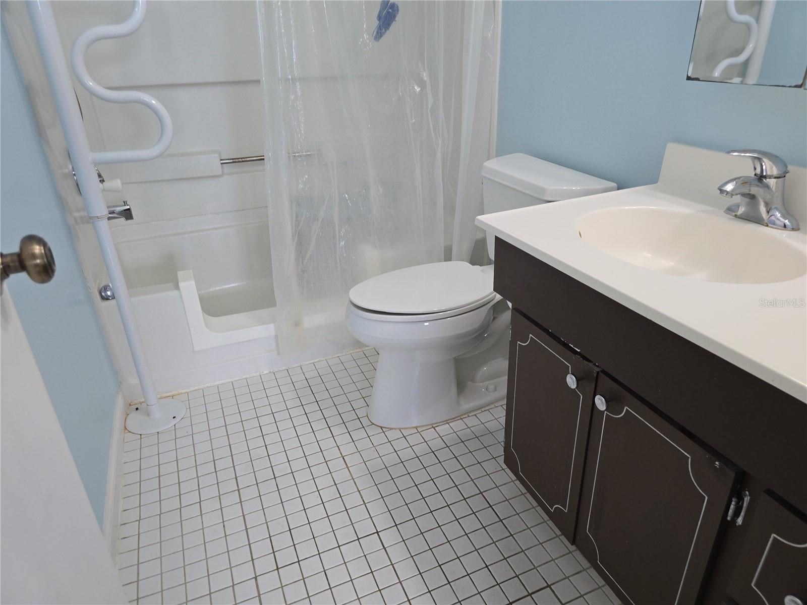 MASTER BATH WITH SHOWER
