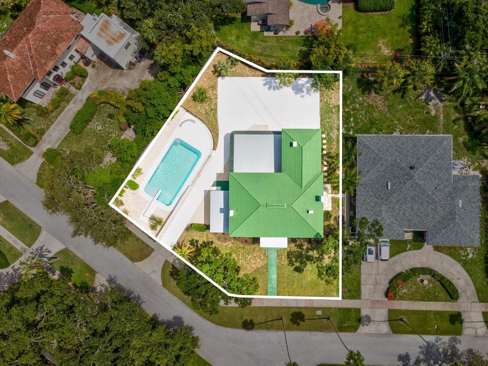 456 GARDENIA STREET, Belleair, FL 33756