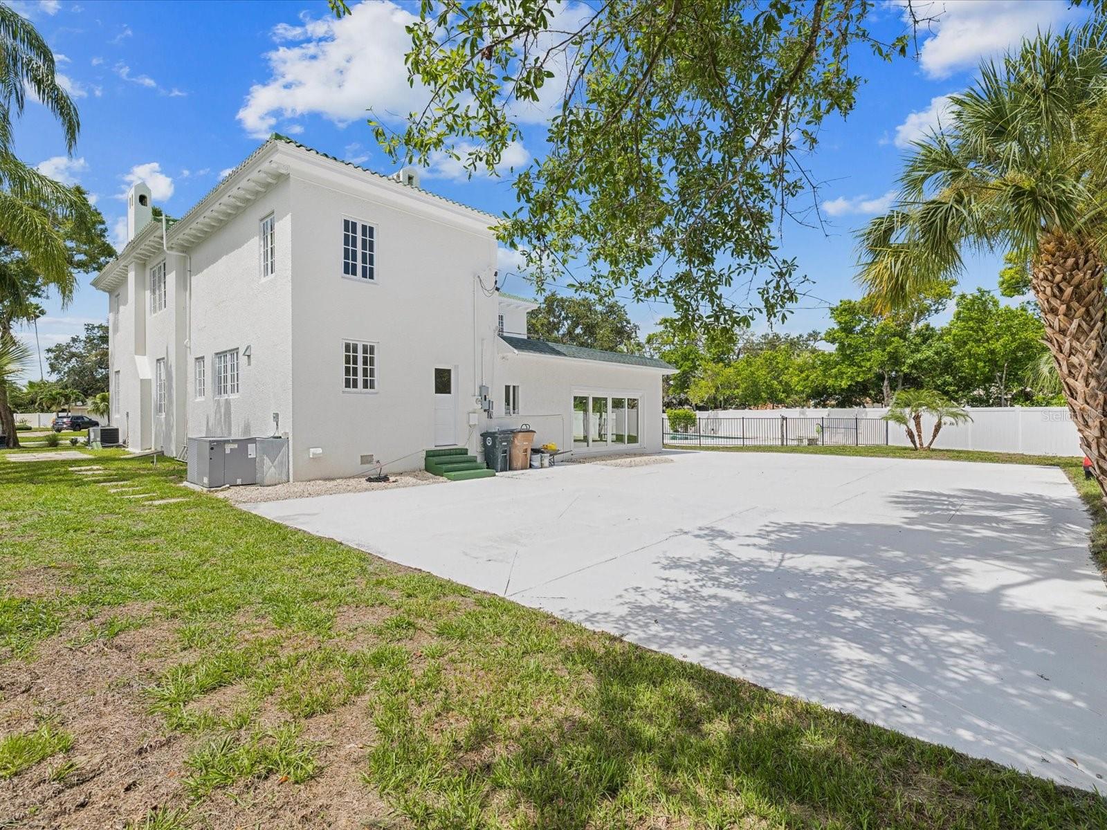 456 GARDENIA STREET, Belleair, FL 33756