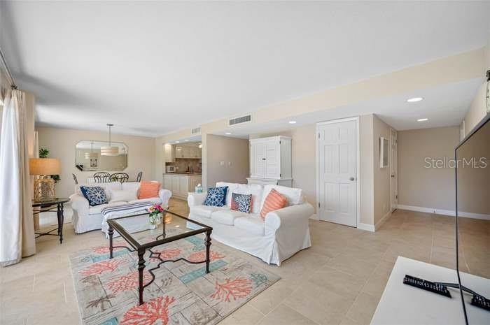 1351 GULF BOULEVARD, #118, Clearwater Beach, FL 33767 1351 GULF BOULEVARD, #118, Clearwater Beach, FL 33767