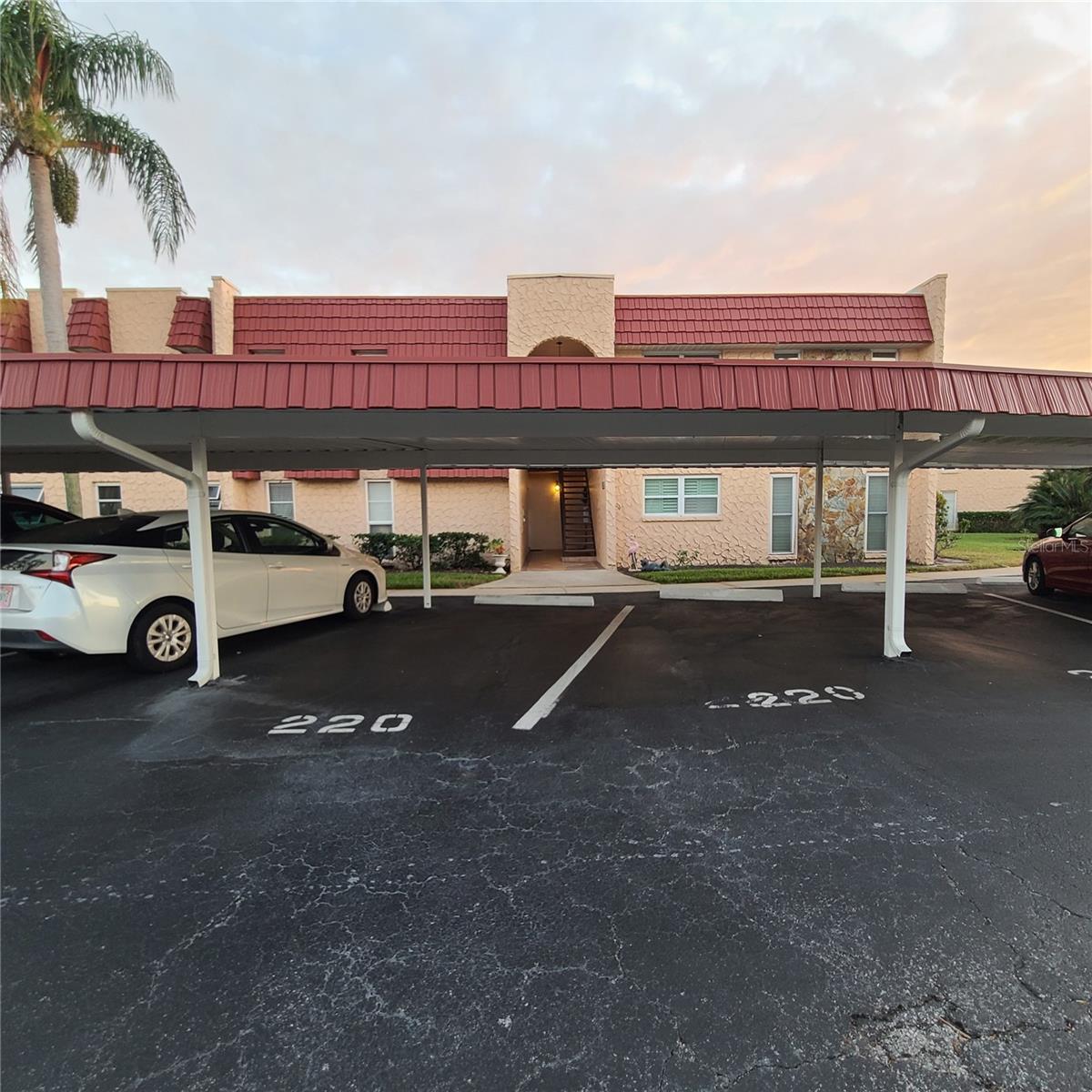 220 BUTTONWOOD CIRCLE, #220, Seminole, FL 33777