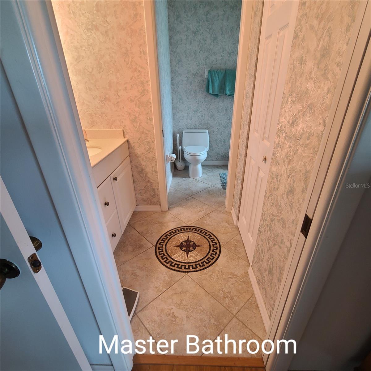 220 BUTTONWOOD CIRCLE, #220, Seminole, FL 33777