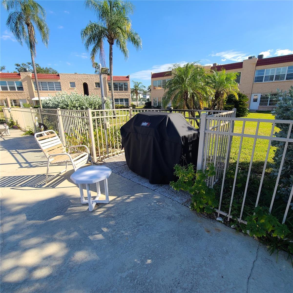 220 BUTTONWOOD CIRCLE, #220, Seminole, FL 33777