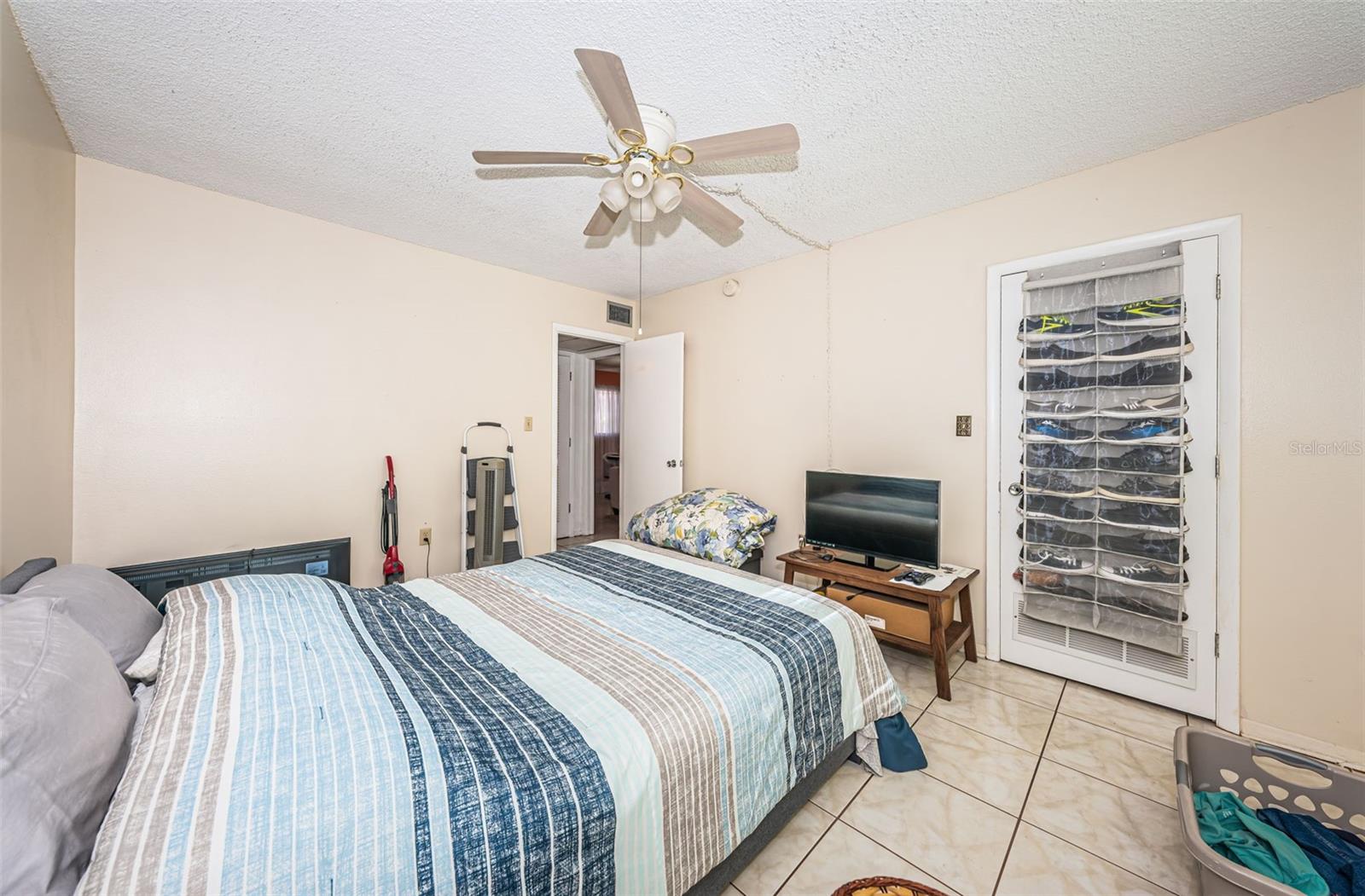 2001 GREENBRIAR BOULEVARD, #6, Clearwater, FL 33763
