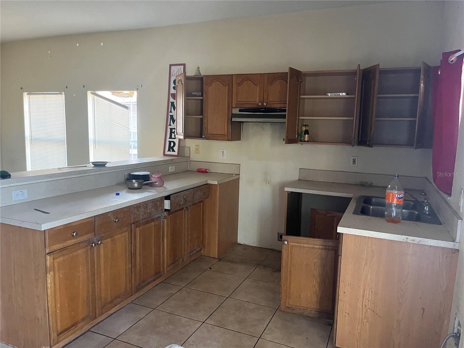3607 N 52ND STREET, Tampa, FL 33619 3607 N 52ND STREET, Tampa, FL 33619
