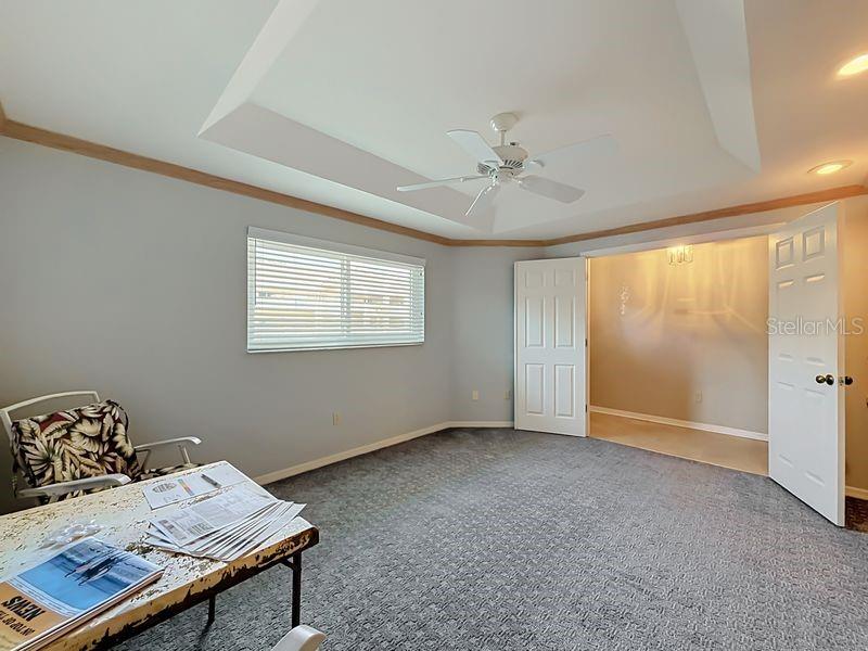Den/guest bedroom