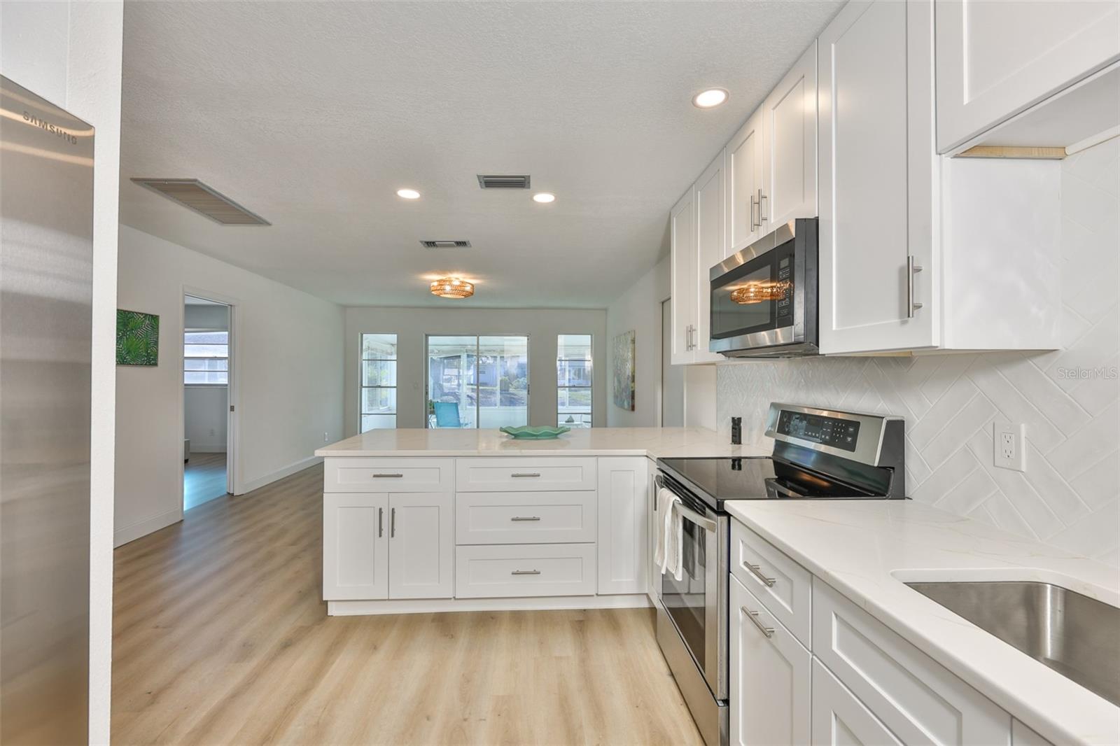 325 GREEN MANOR DRIVE, Sun City Center, FL 33573