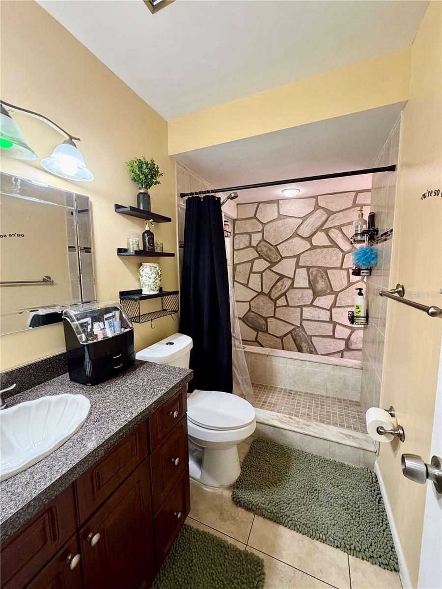 8026 JACKSON SPRINGS ROAD, Tampa, FL 33615