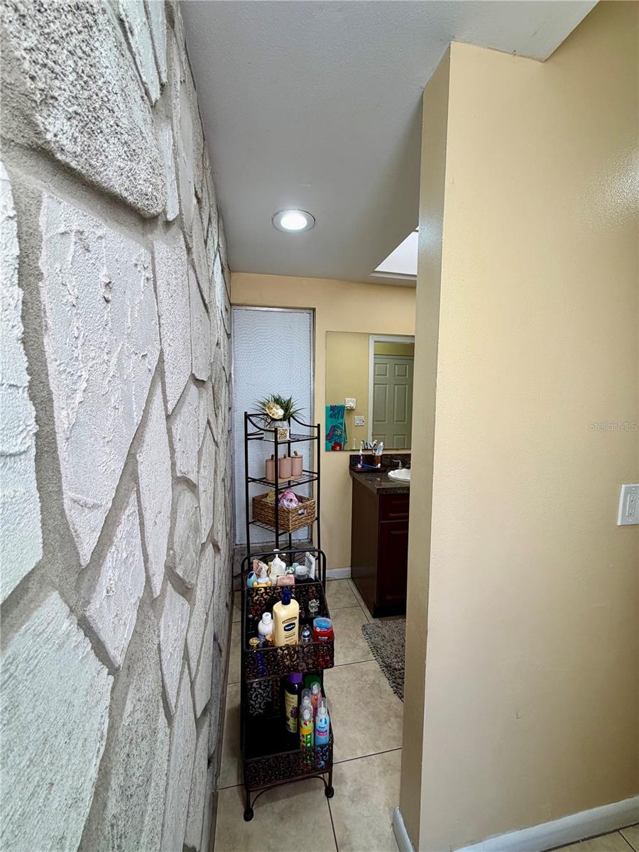 8026 JACKSON SPRINGS ROAD, Tampa, FL 33615
