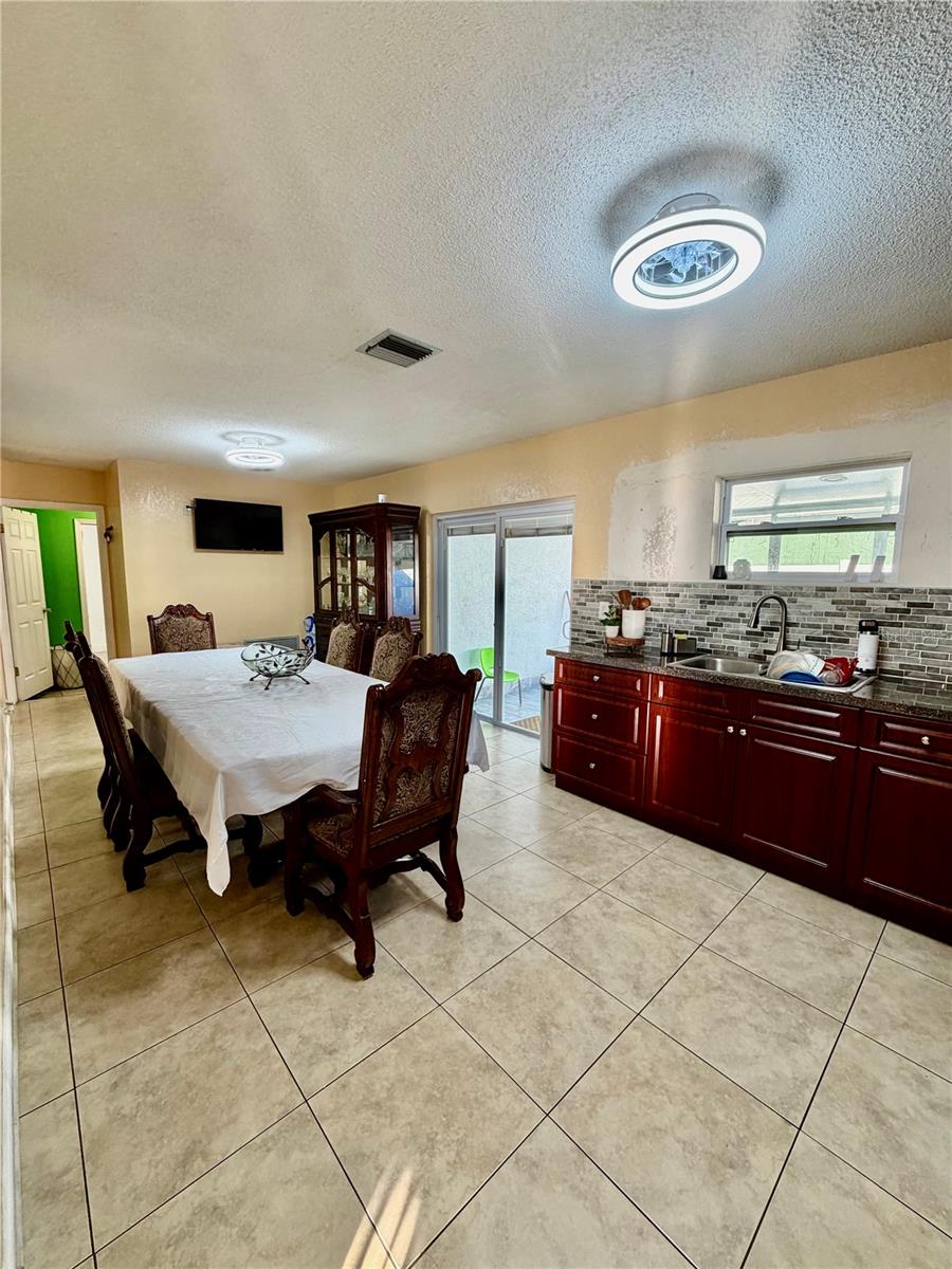 8026 JACKSON SPRINGS ROAD, Tampa, FL 33615