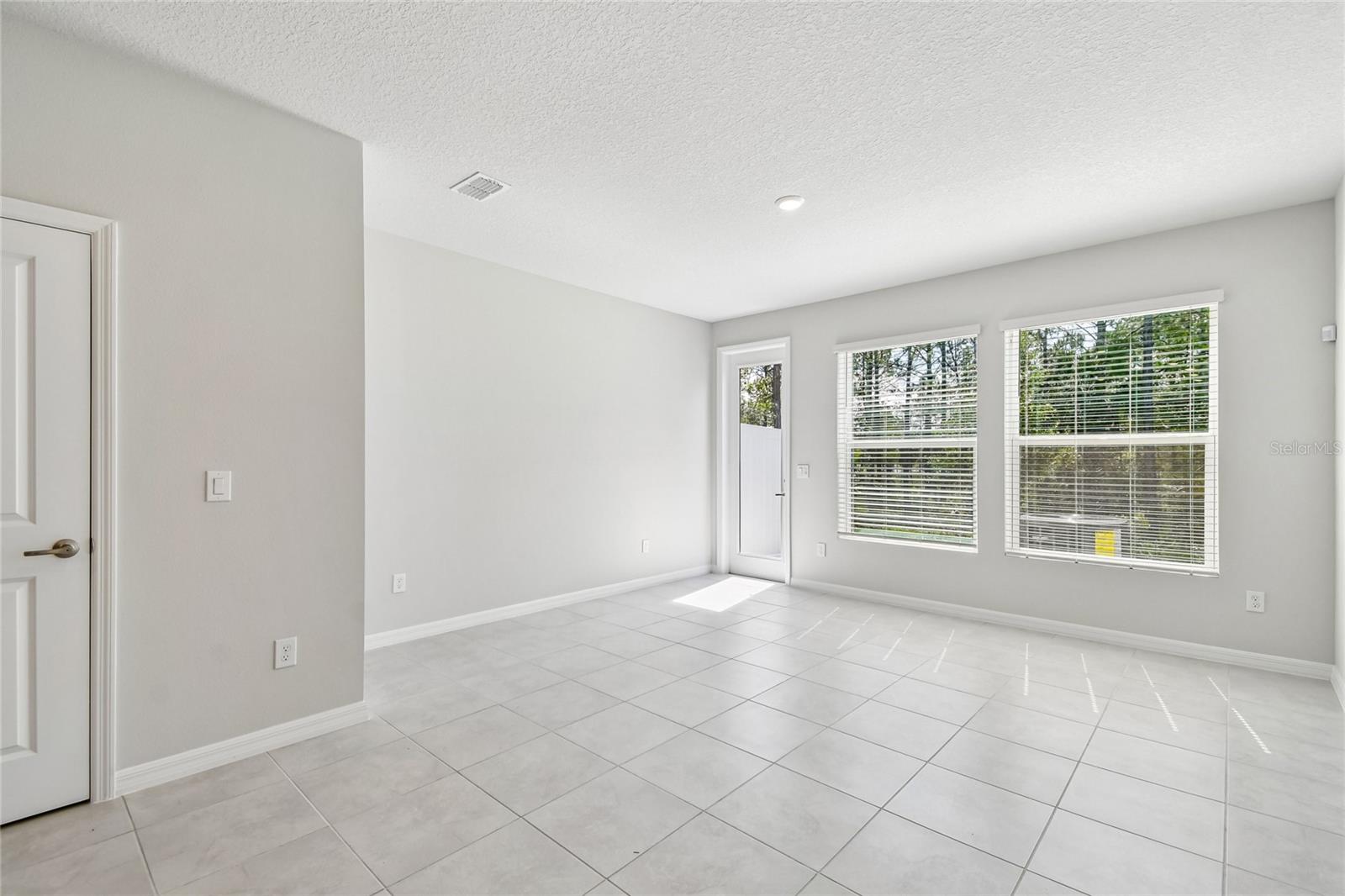 1124 WILD CREST LANE, Daytona Beach, FL 32117