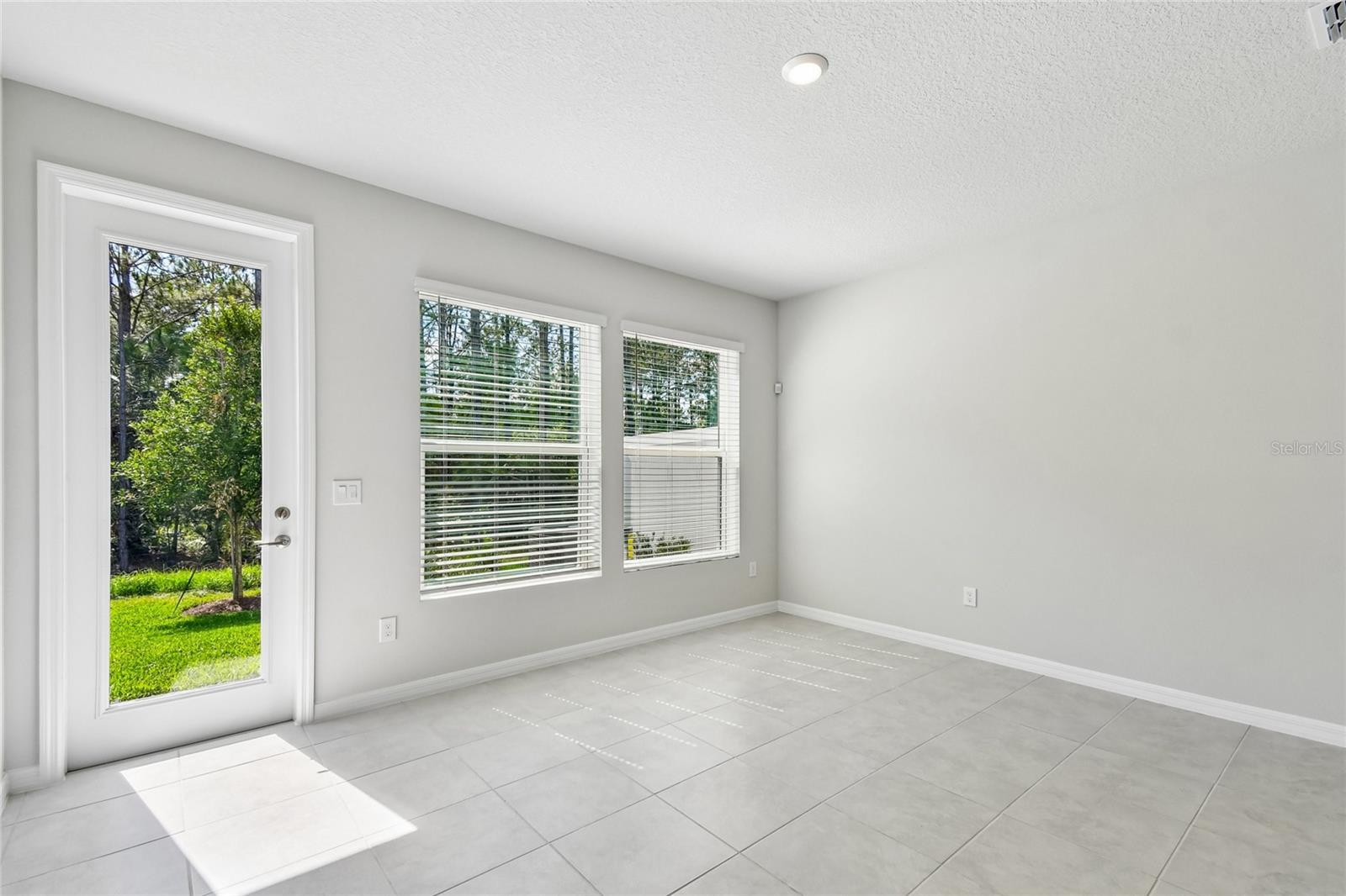 1124 WILD CREST LANE, Daytona Beach, FL 32117