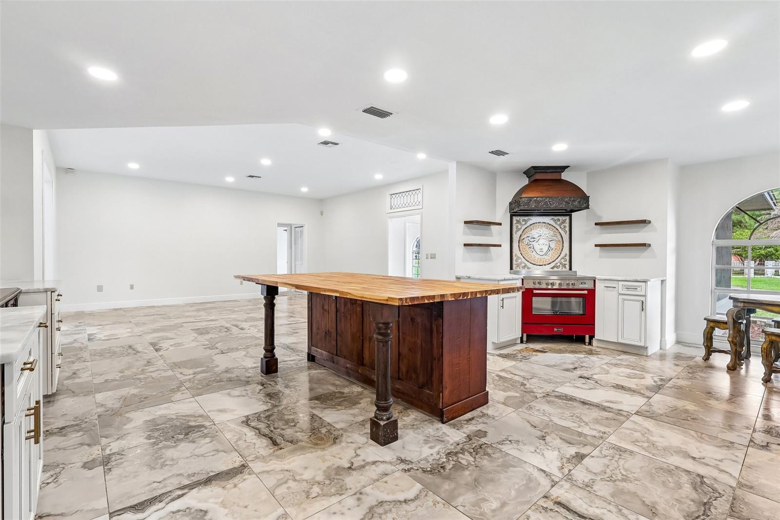 7026 PINEHAVEN DRIVE, Lakeland, FL 33810