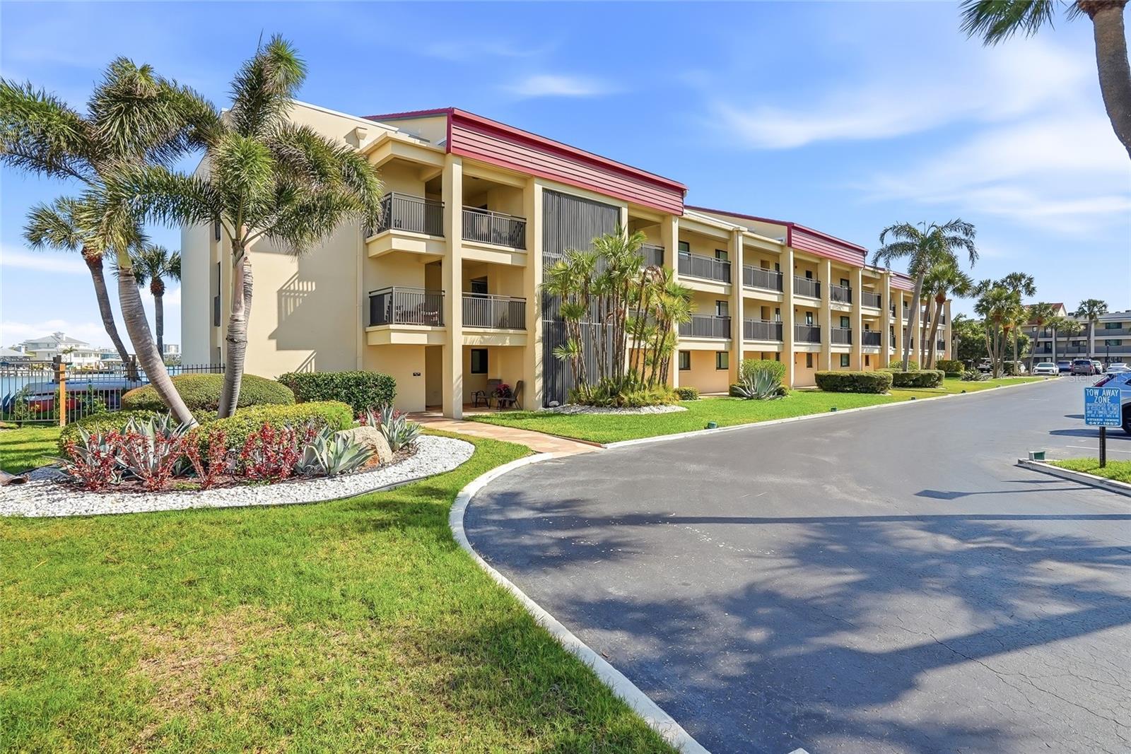868 BAYWAY BOULEVARD, #101, Clearwater Beach, FL 33767