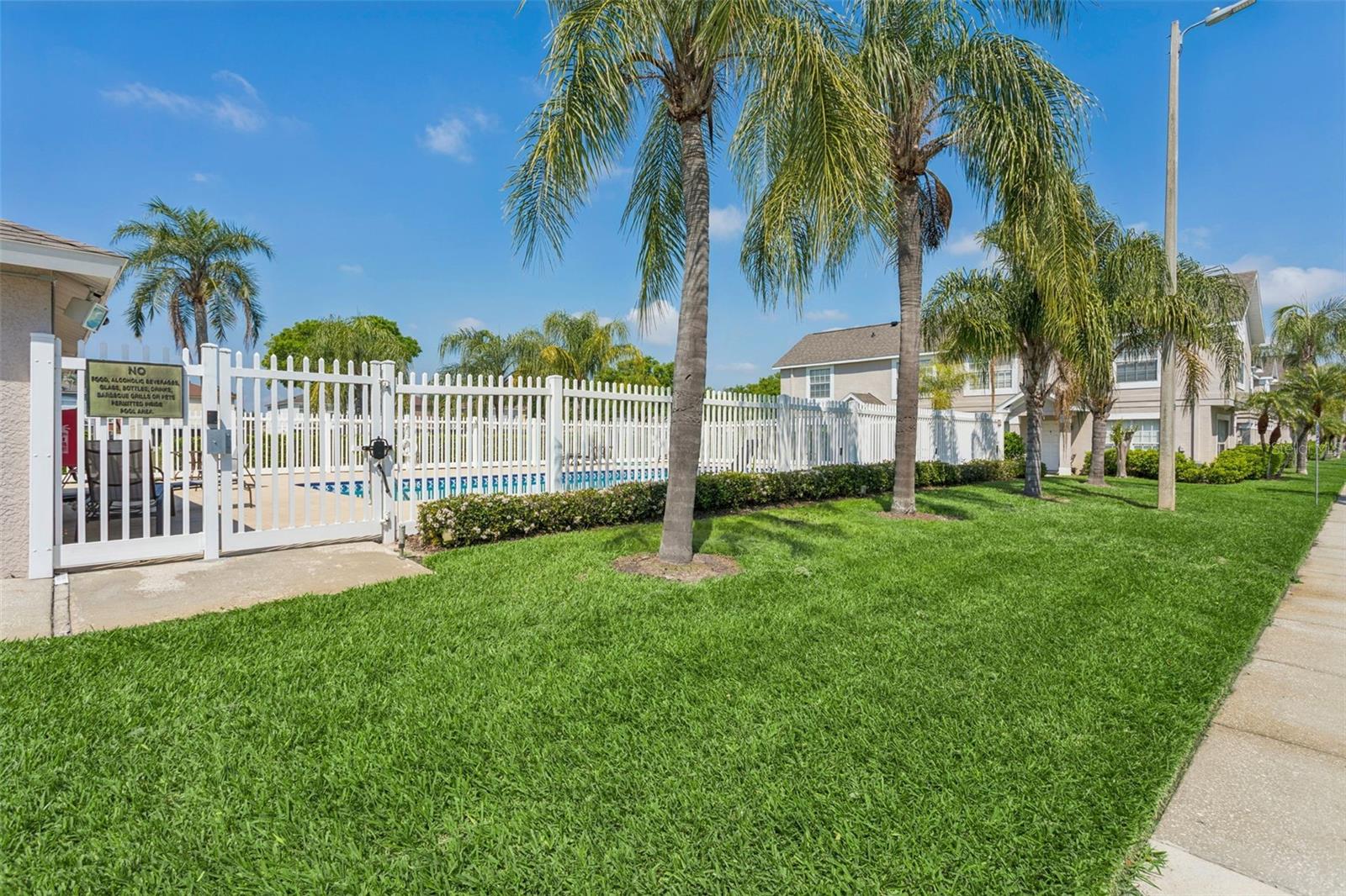 425 KENSINGTON LAKE CIRCLE, Brandon, FL 33511