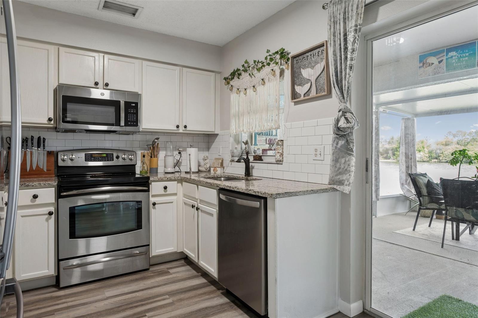 425 KENSINGTON LAKE CIRCLE, Brandon, FL 33511