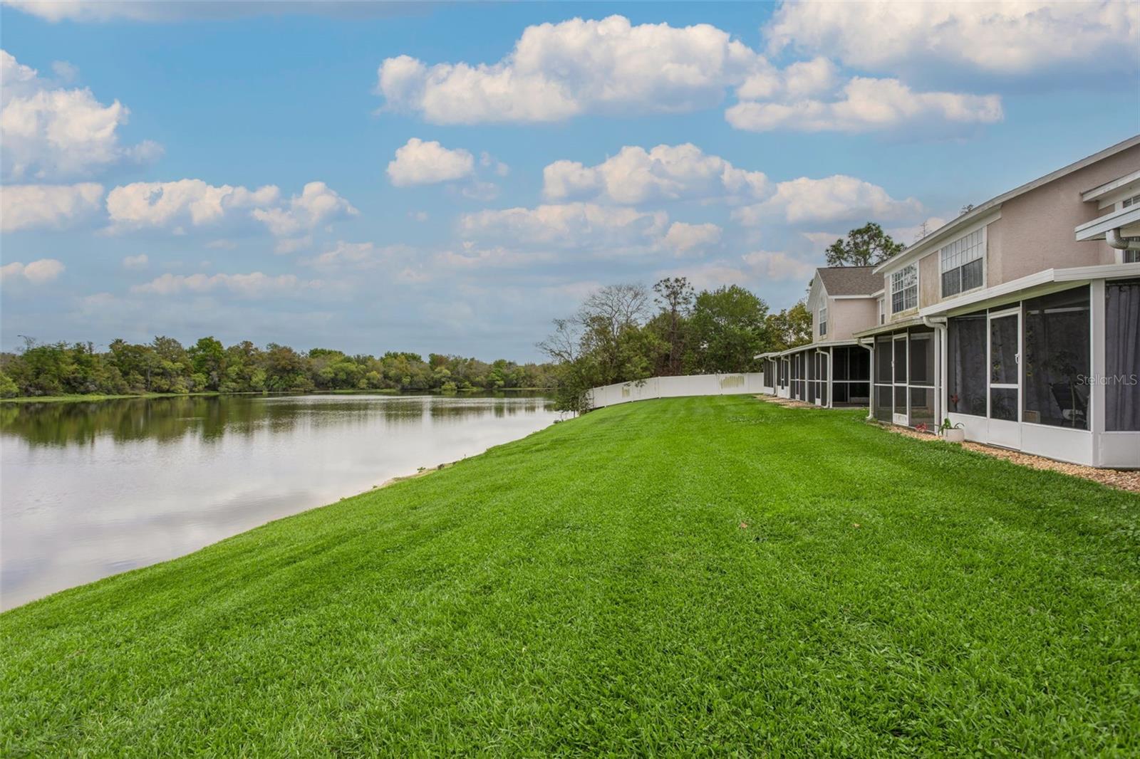425 KENSINGTON LAKE CIRCLE, Brandon, FL 33511