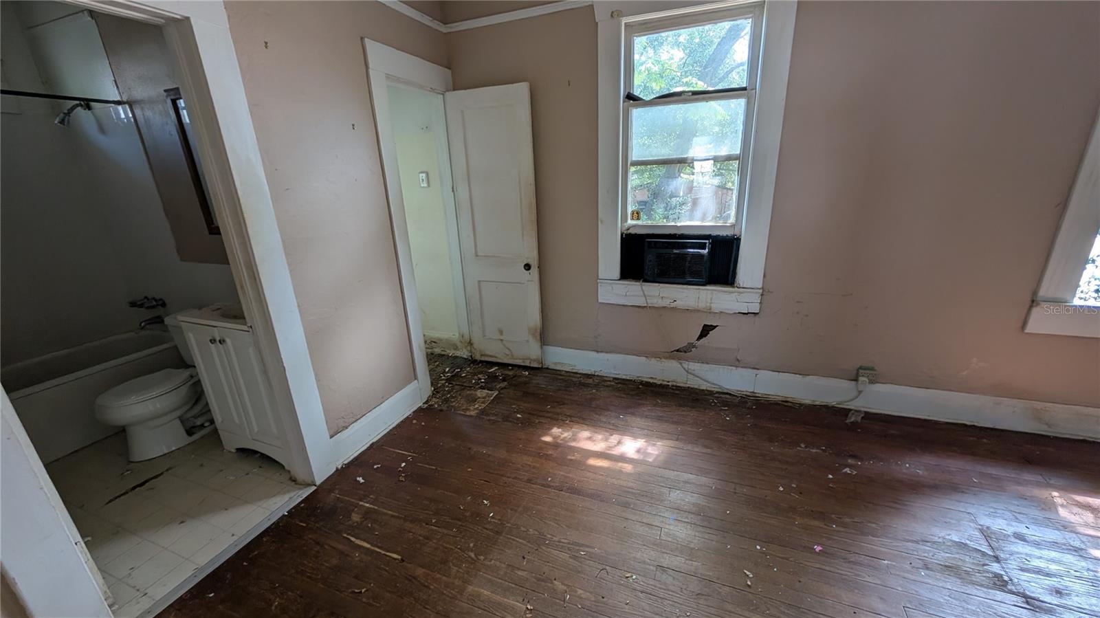 114 S BUNGALOW PARK AVENUE, Tampa, FL 33609