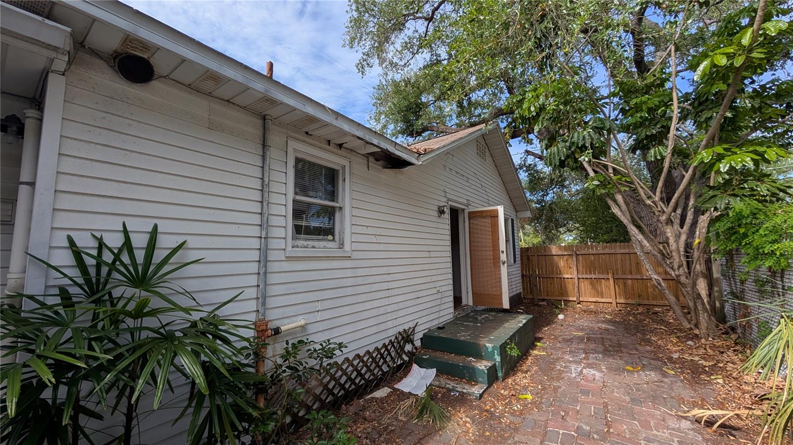 114 S BUNGALOW PARK AVENUE, Tampa, FL 33609