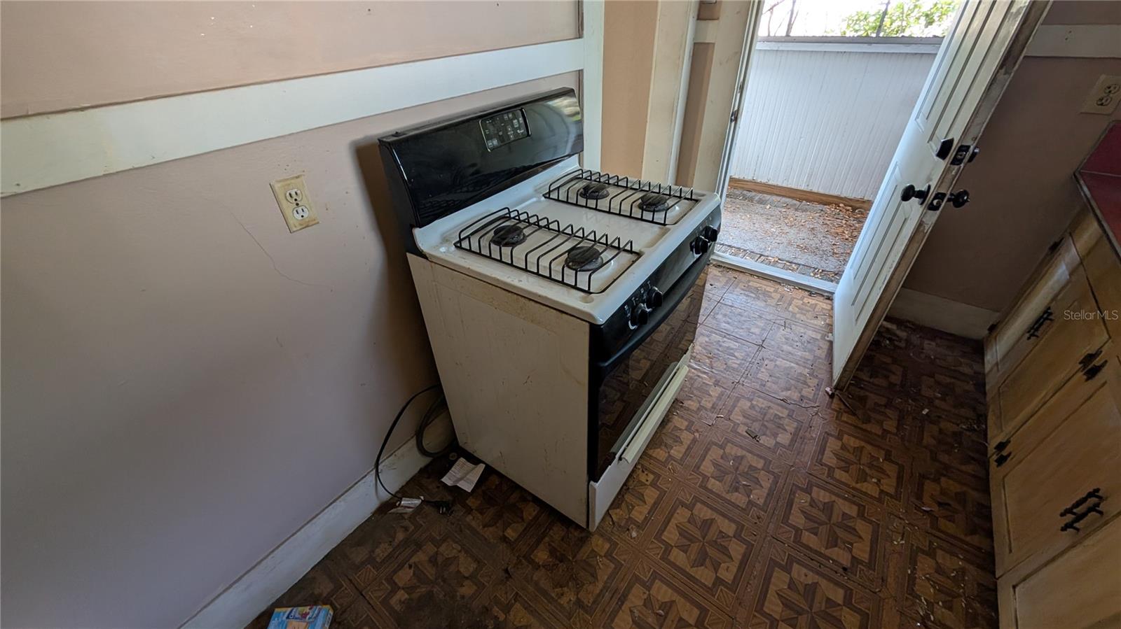 114 S BUNGALOW PARK AVENUE, Tampa, FL 33609