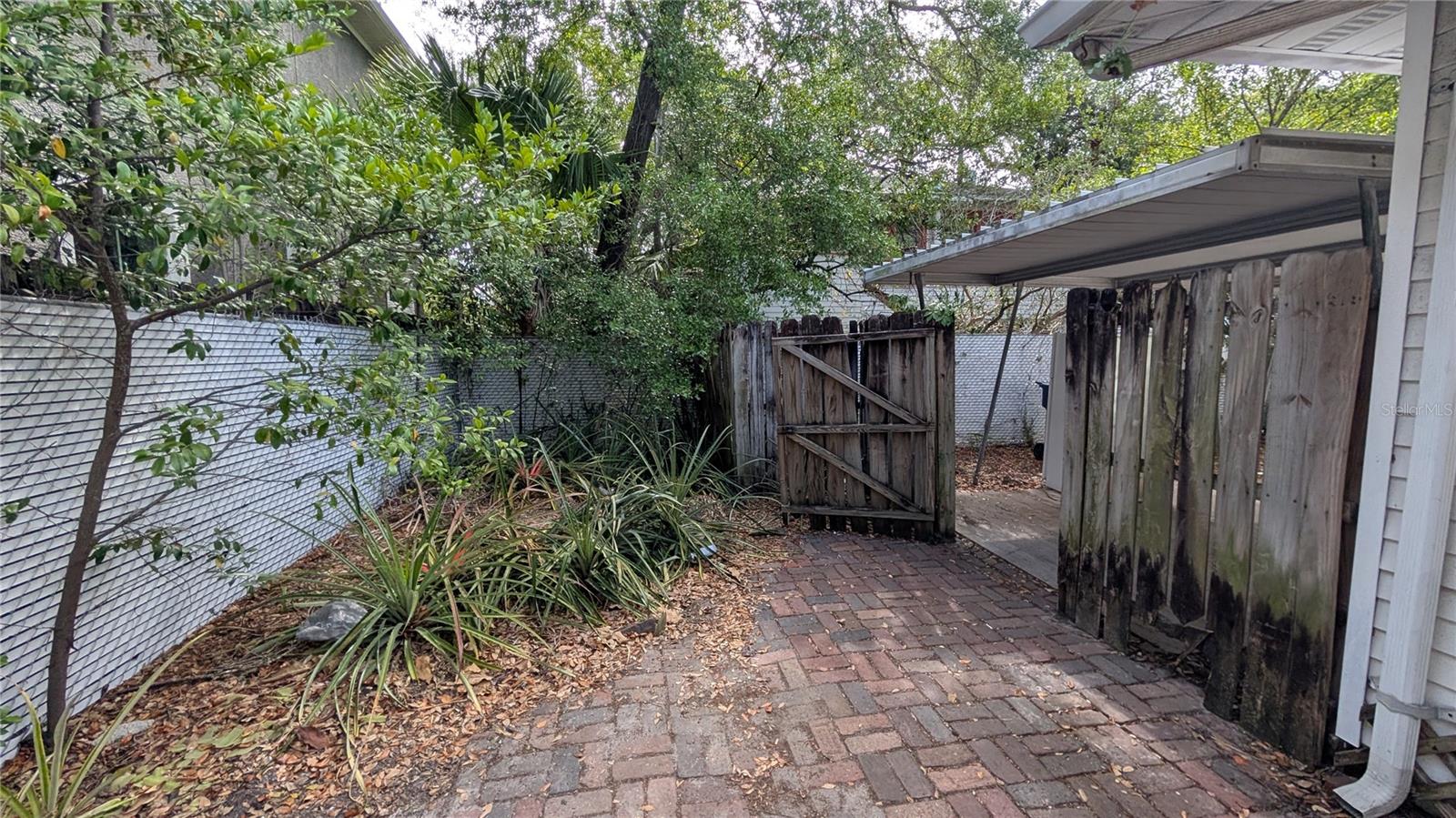 114 S BUNGALOW PARK AVENUE, Tampa, FL 33609