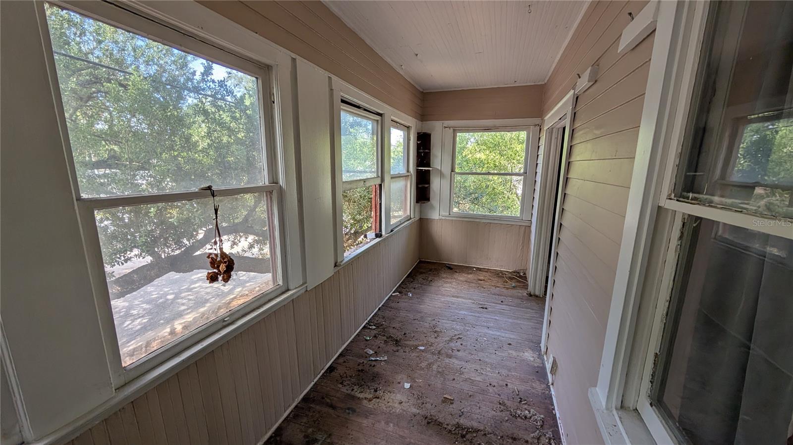 114 S BUNGALOW PARK AVENUE, Tampa, FL 33609